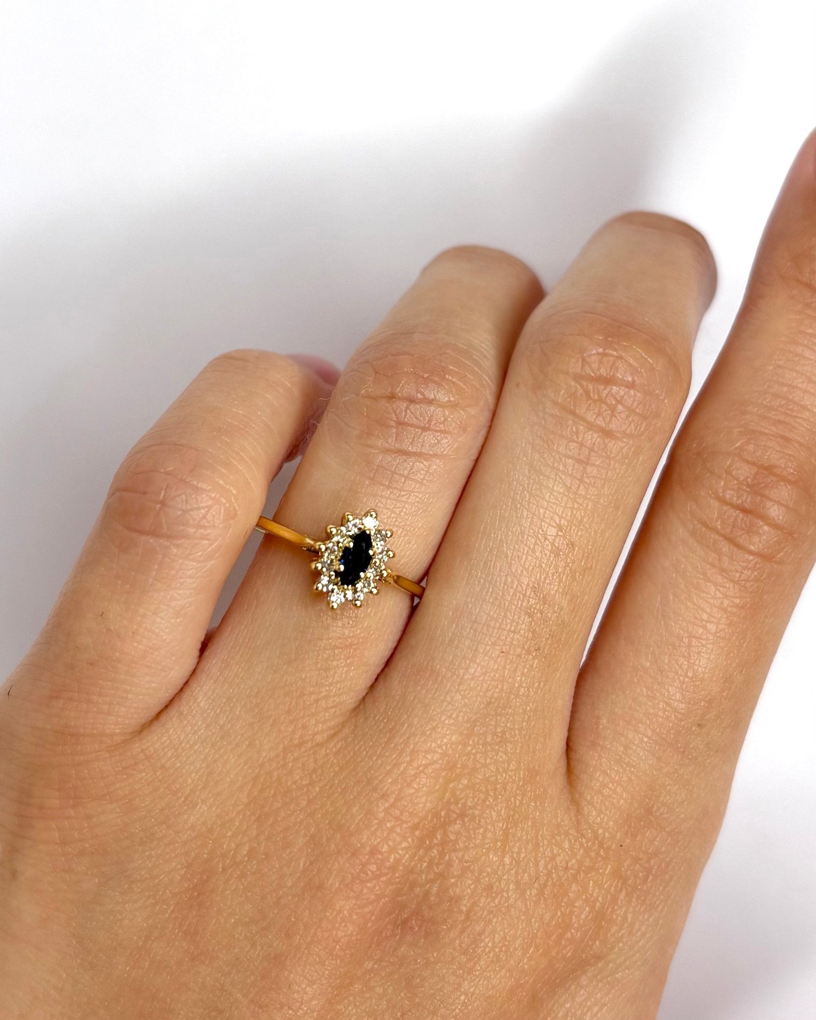Bague Marguerite Marquise Saphir &amp; Diamants "Ornella" - Elliade Paris