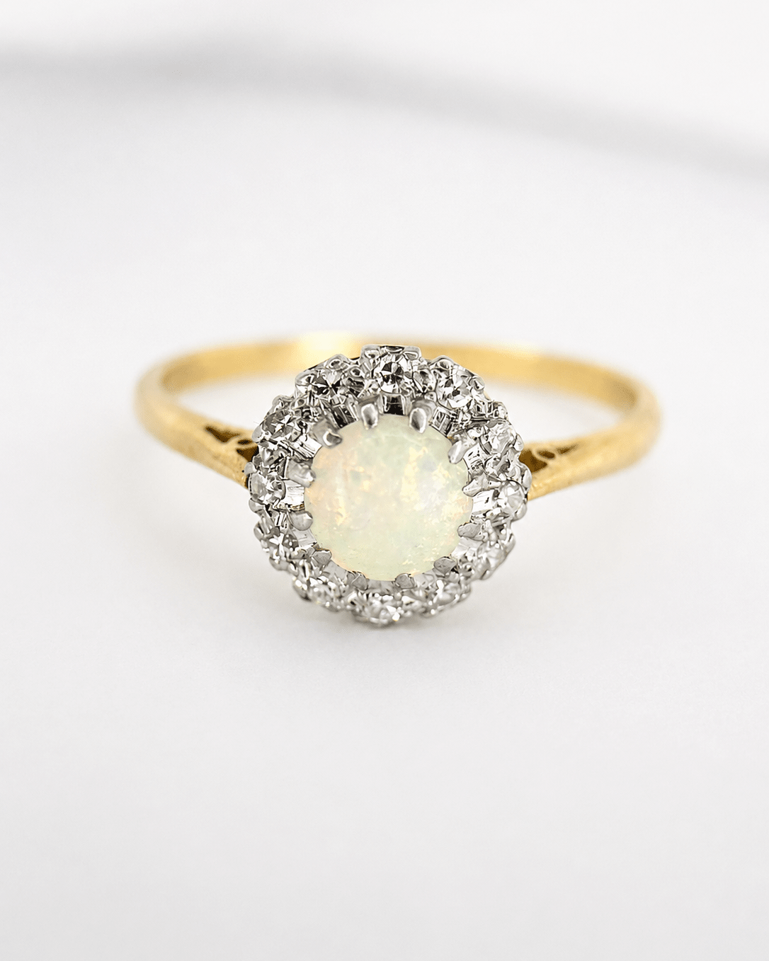 Bague Marguerite Opale 0.50 carat &amp; Diamants "Delphine" - Elliade Paris