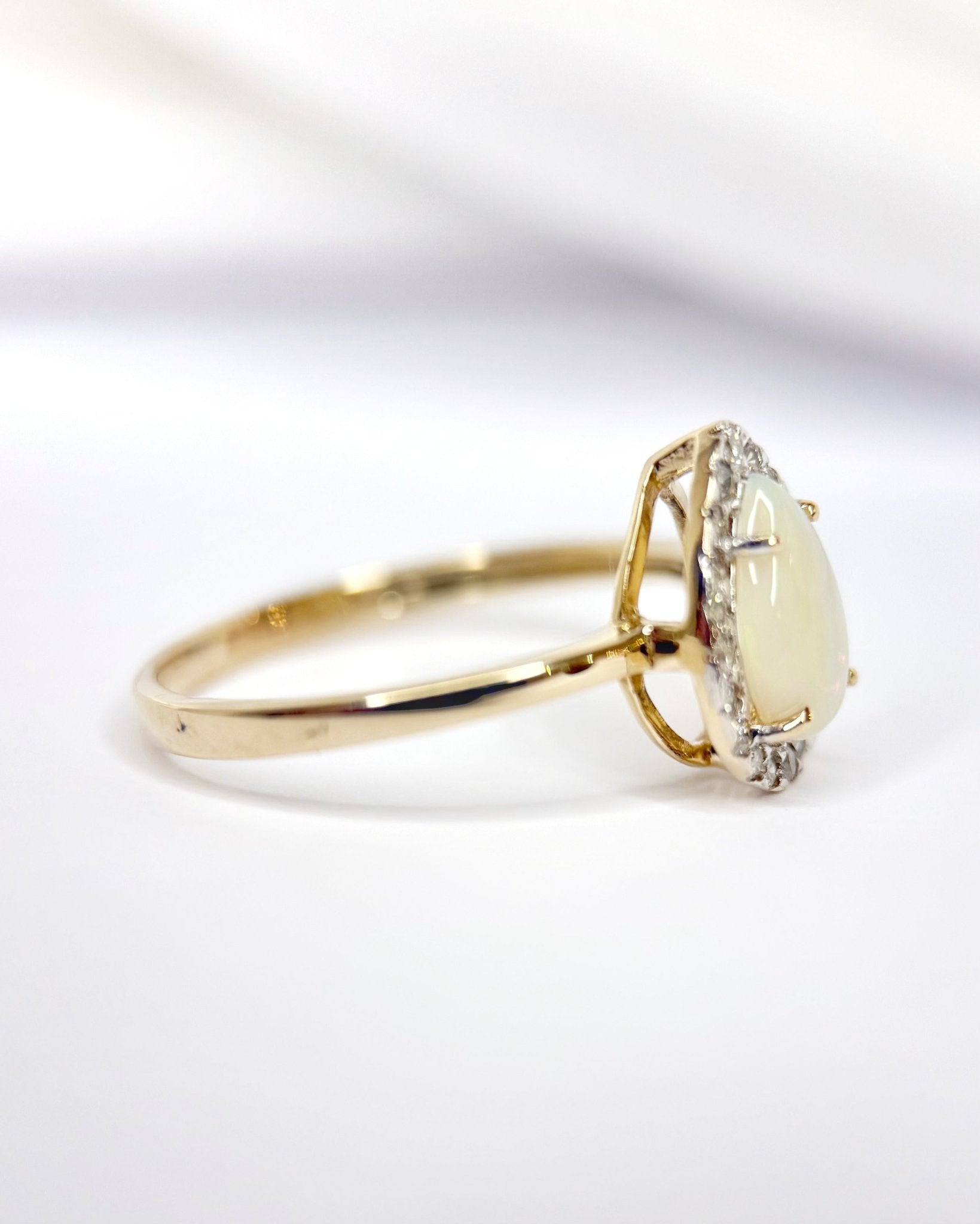 Bague Marguerite Opale 0.56 carat &amp; Diamants 0.20 carat "Ophélie" - Elliade Paris