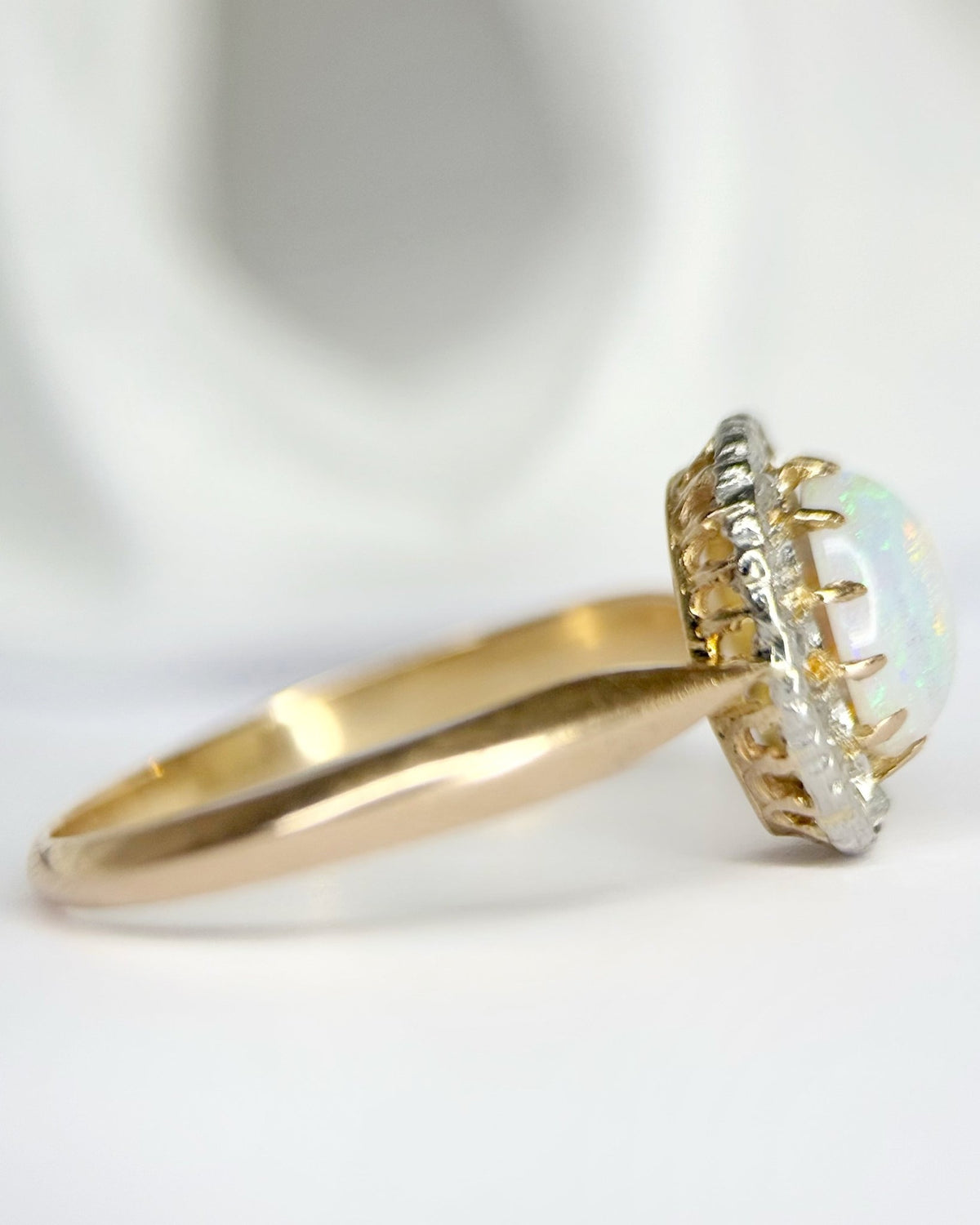 Bague Marguerite Opale 0.65 carat &amp; Diamants "Ysoria" - Elliade Paris