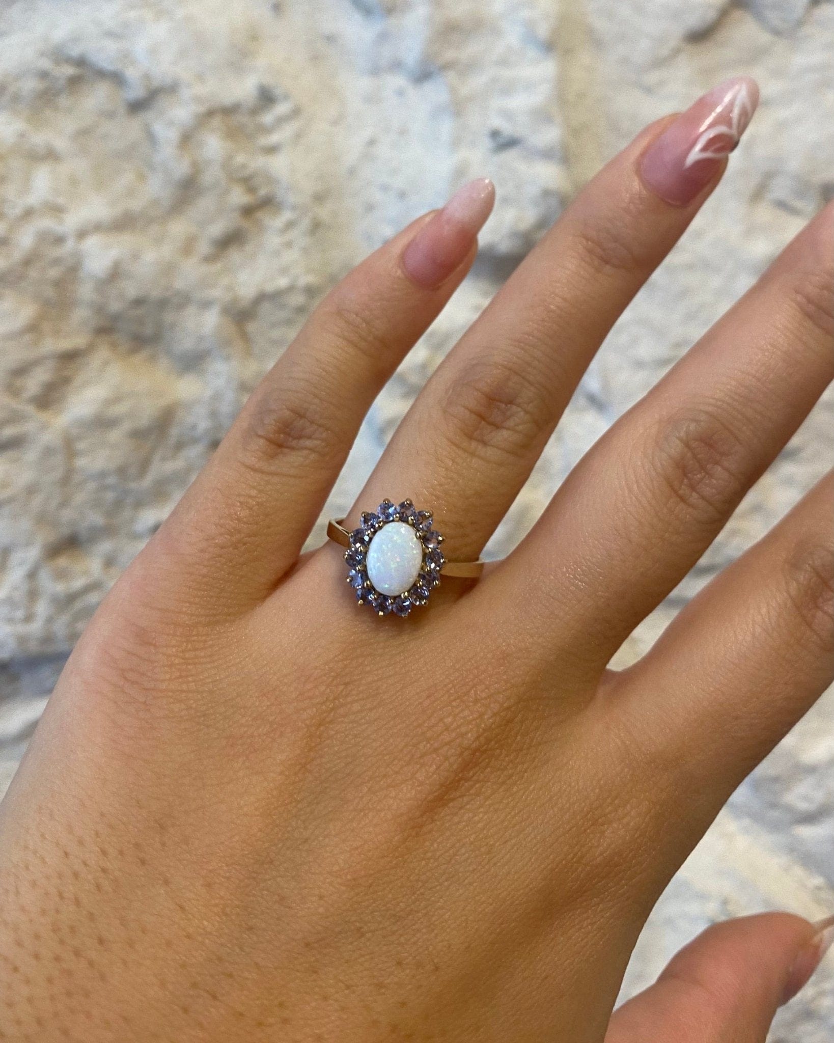 Bague Marguerite Opale 0.67 carat &amp; Tanzanites "Valentina" - Elliade Paris