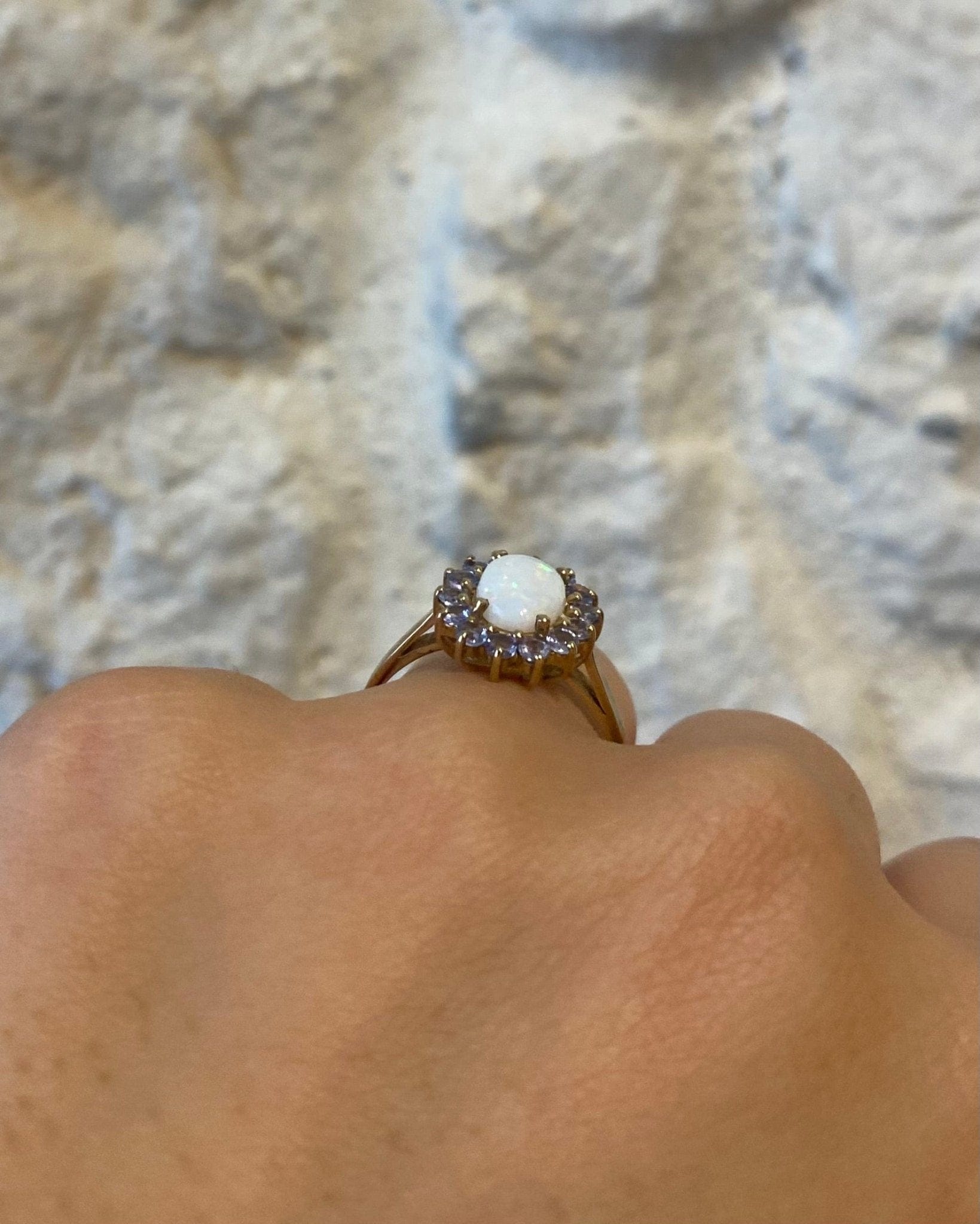 Bague Marguerite Opale 0.67 carat &amp; Tanzanites "Valentina" - Elliade Paris