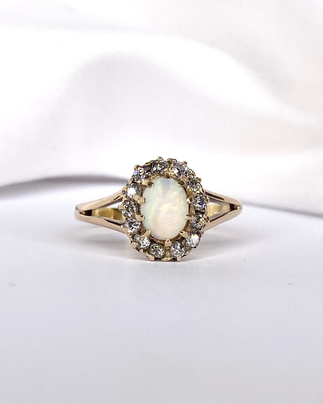 Bague Marguerite Opale 0.75 carat &amp; Diamants "Claudia" - Elliade Paris