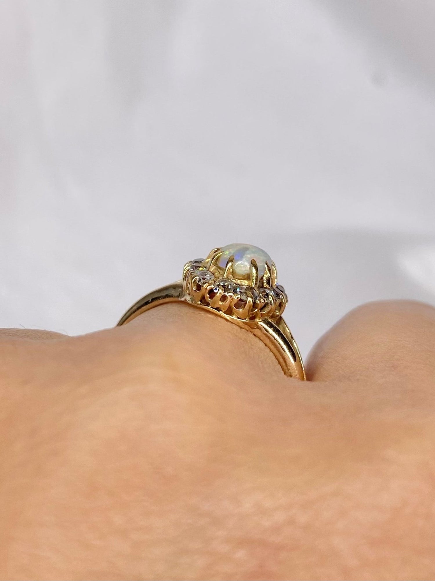 Bague Marguerite Opale 0.75 carat &amp; Diamants "Claudia" - Elliade Paris