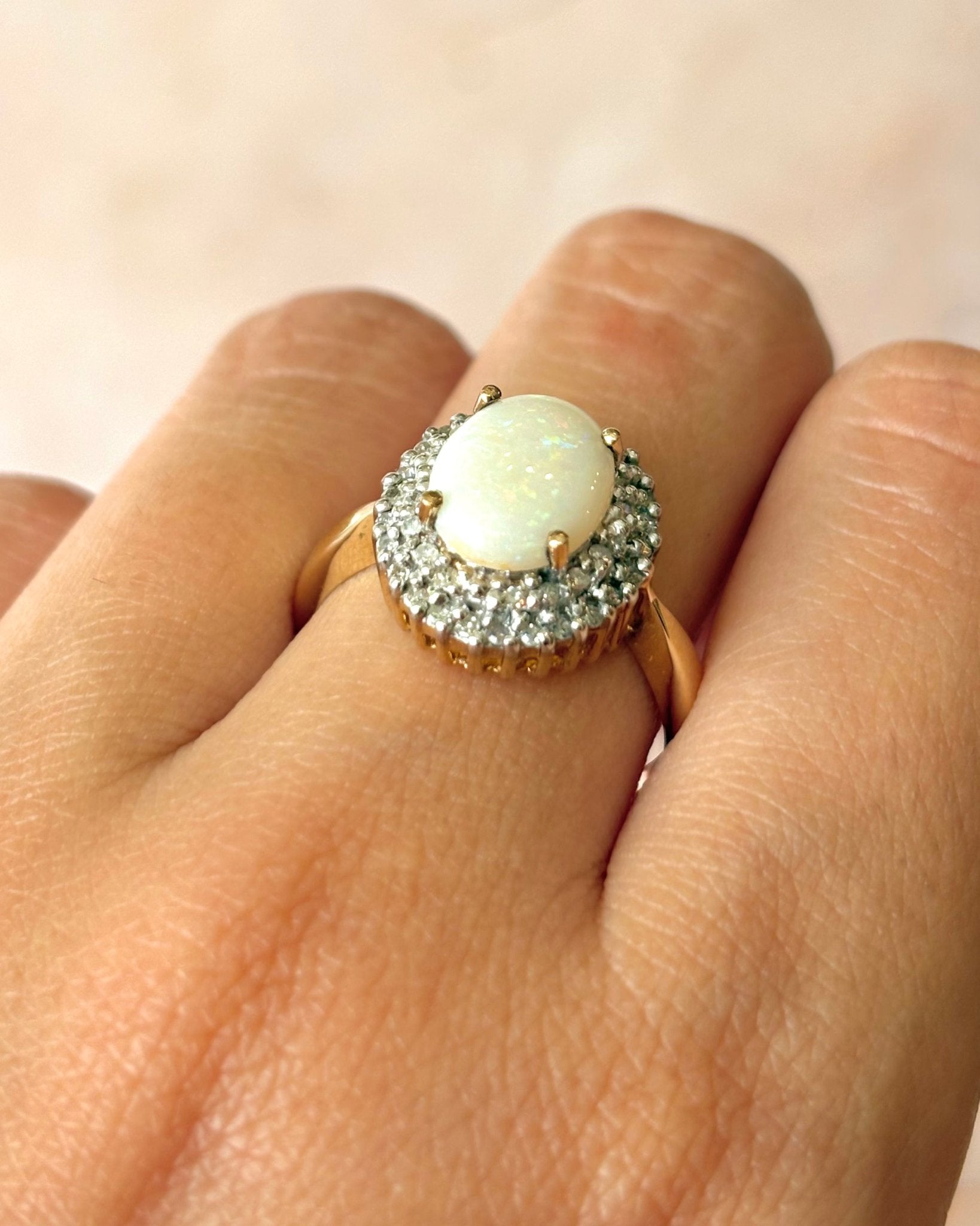Bague Marguerite Opale 0.85 carat &amp; Diamants 0.42 carat "Kiana" - Elliade Paris