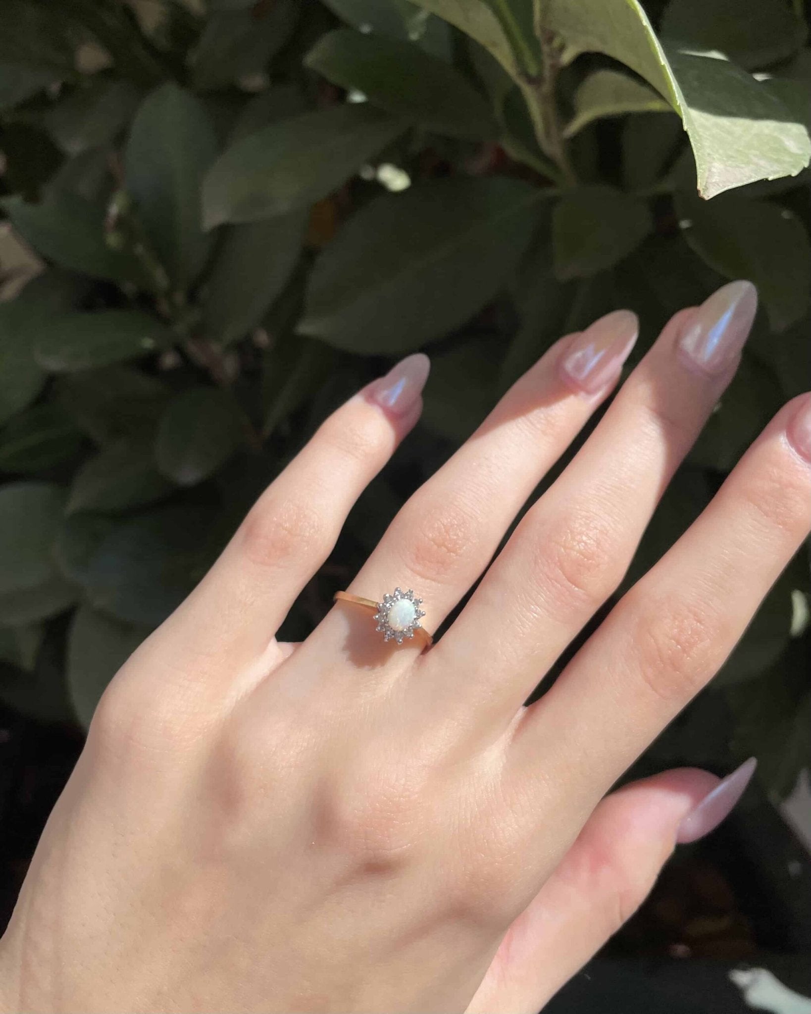 Bague Marguerite Opale &amp; 12 Diamants &quot;Augusta&quot; - Elliade Paris