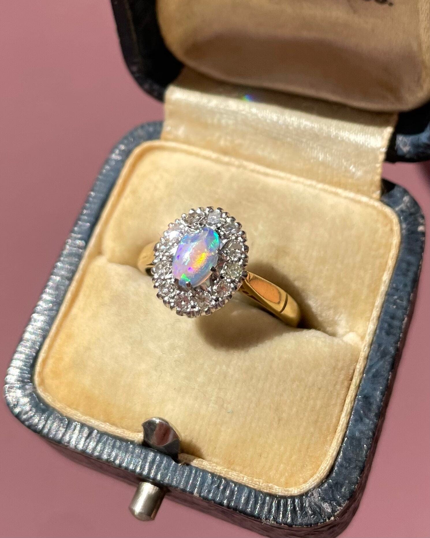 Bague Marguerite Opale &amp; 12 Diamants "Odile" - Elliade Paris
