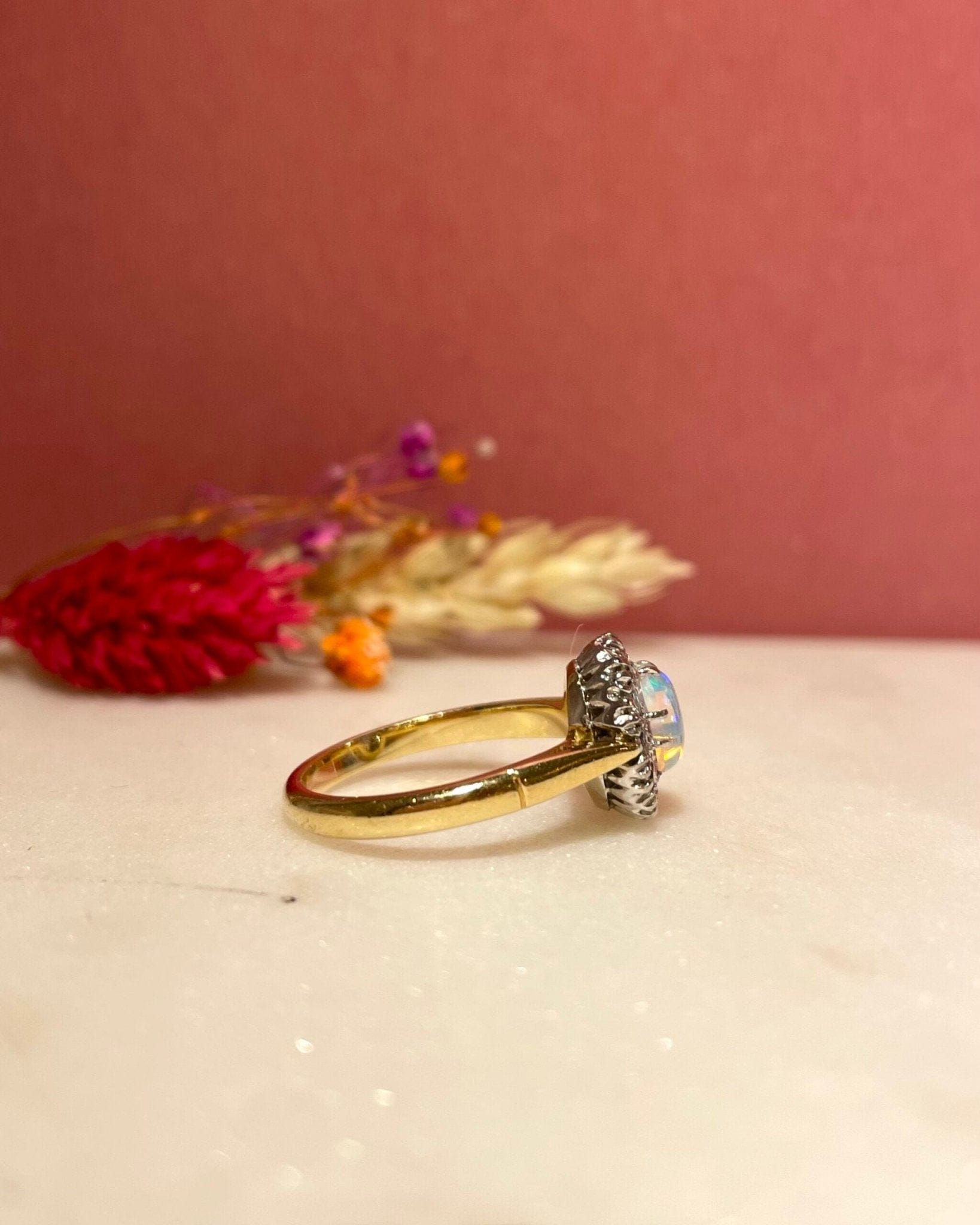 Bague Marguerite Opale &amp; 12 Diamants "Odile" - Elliade Paris