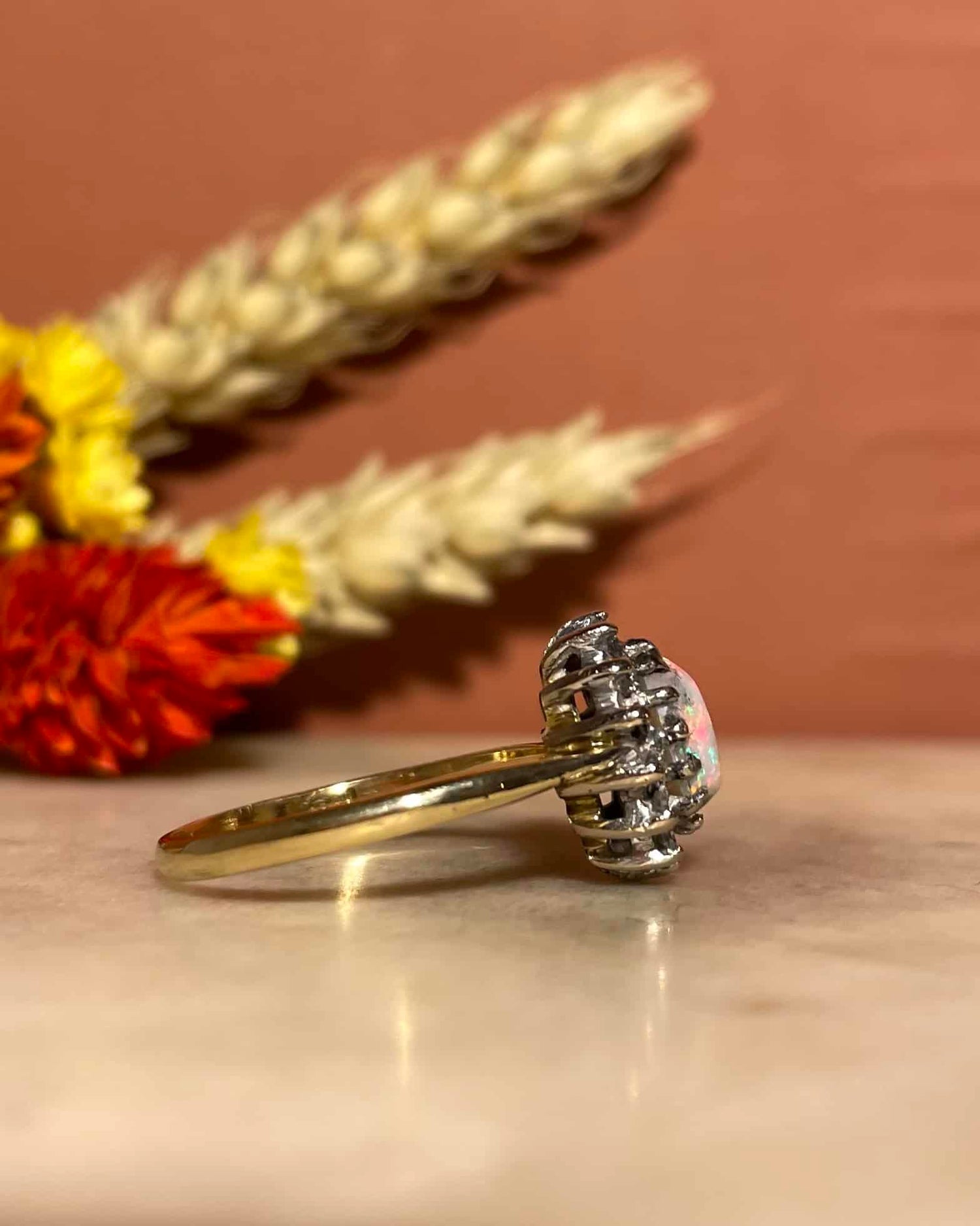 Bague Marguerite Opale &amp; 14 Diamants &quot;Izzy&quot; - Elliade Paris