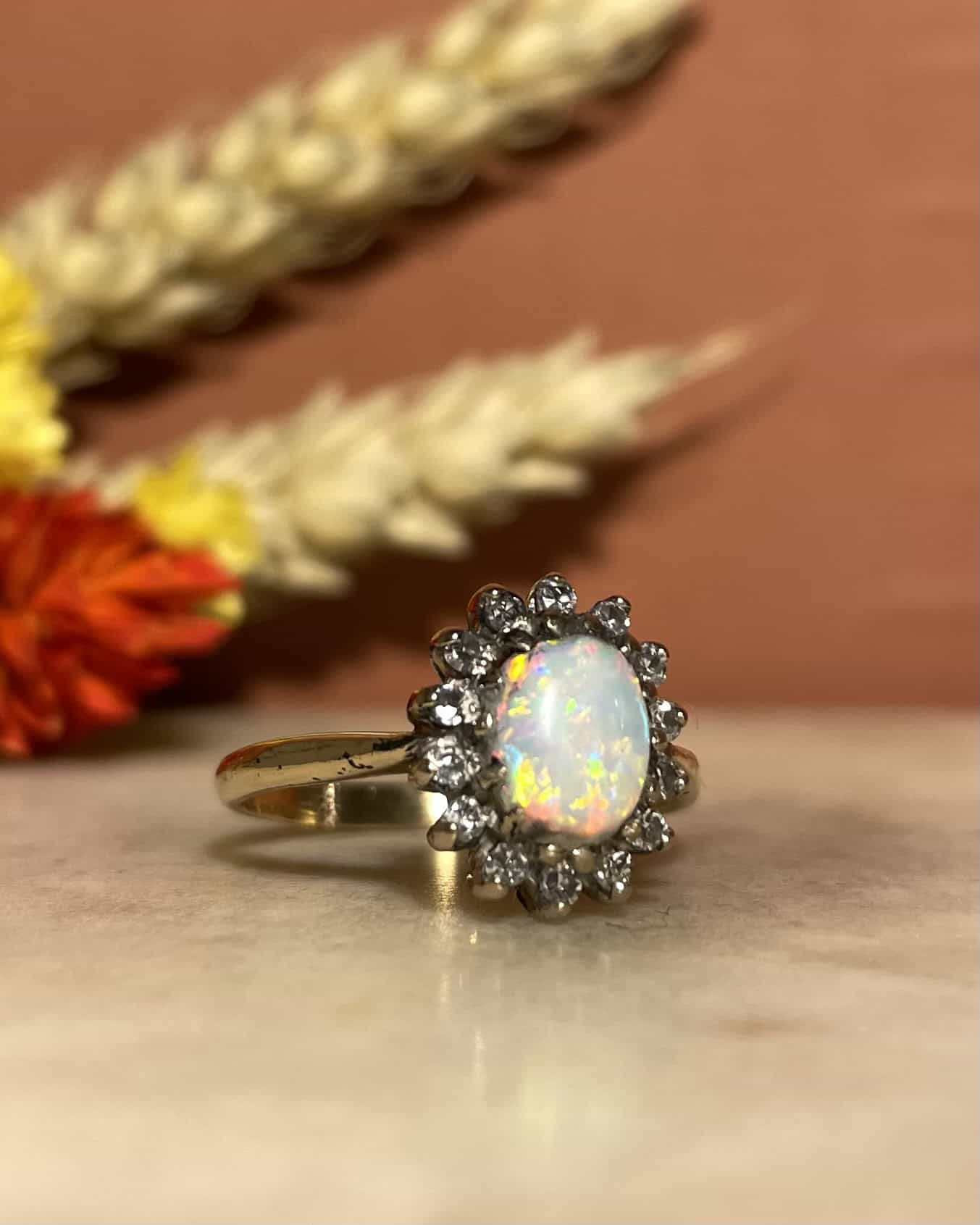 Bague Marguerite Opale &amp; 14 Diamants "Izzy" - Elliade Paris