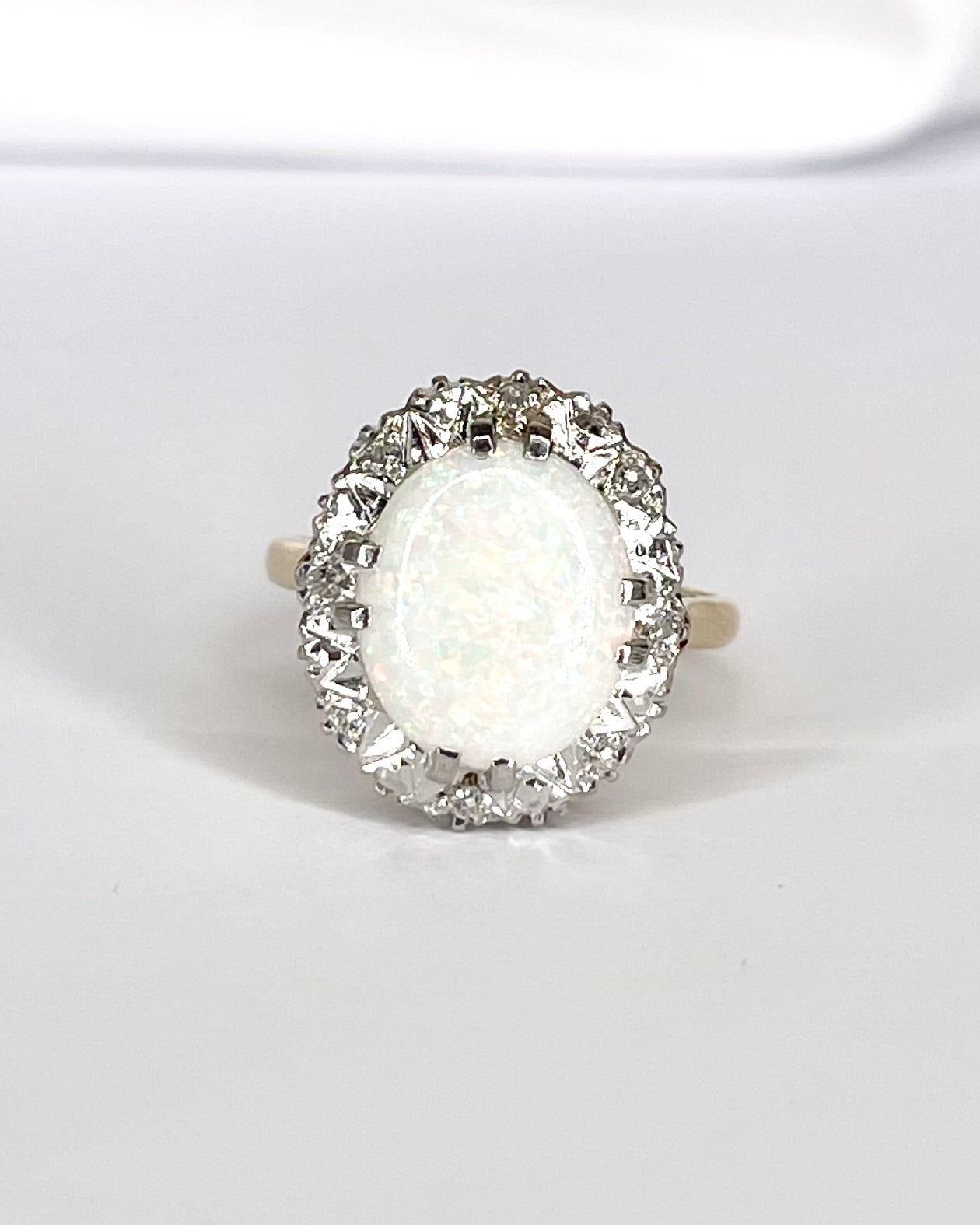 Bague Marguerite Opale 1.85 carat &amp; 8 Diamants "Camille" - Elliade Paris