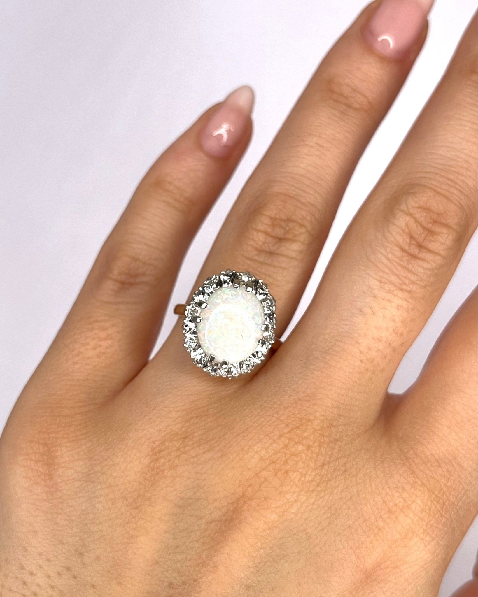 Bague Marguerite Opale 1.85 carat &amp; 8 Diamants "Camille" - Elliade Paris