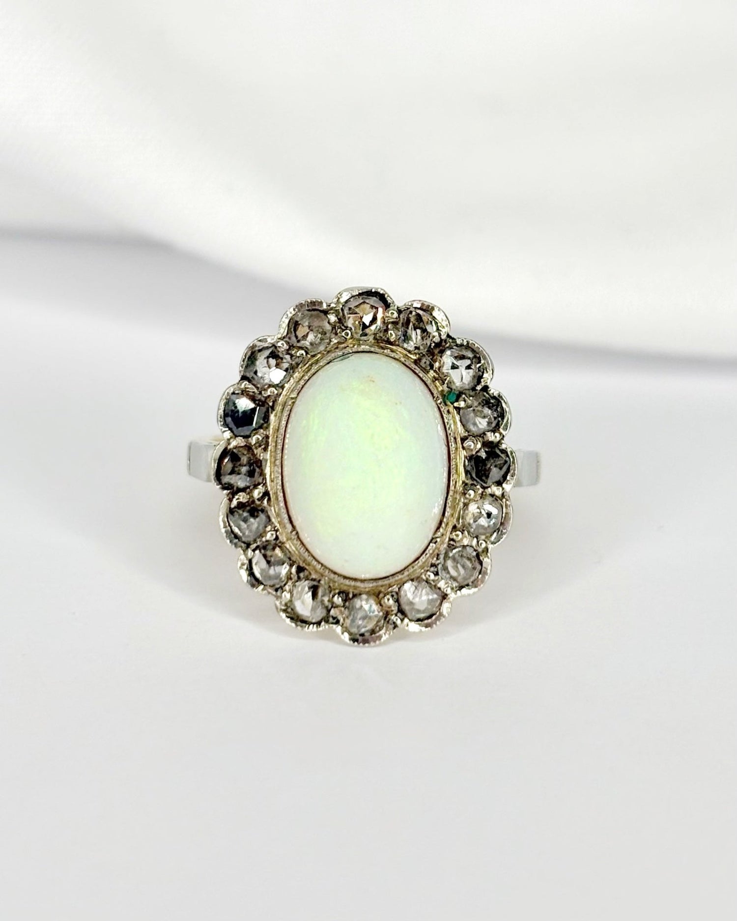 Bague Marguerite Opale 2.18 carats &amp; Diamants "Jasmine" - Elliade Paris