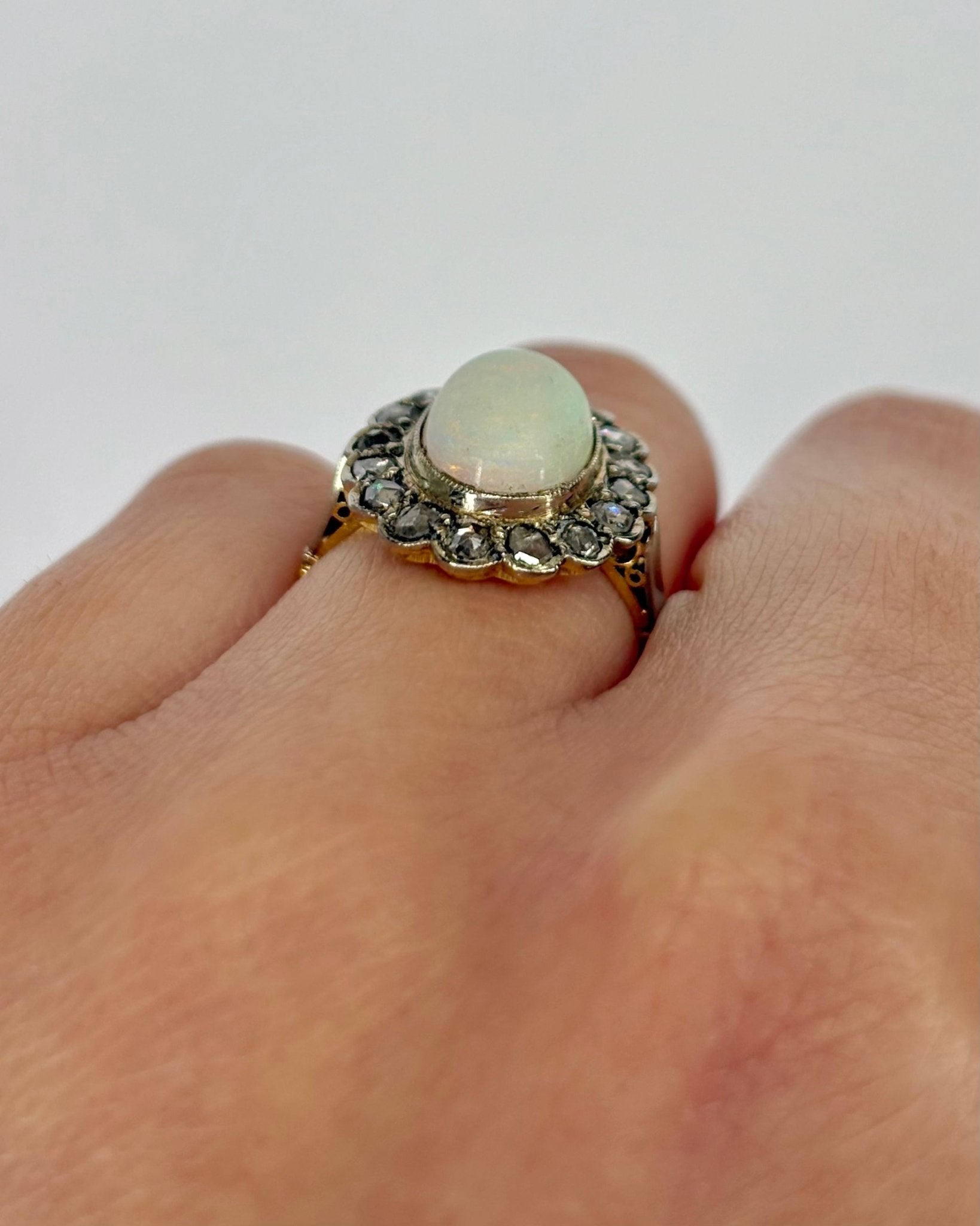 Bague Marguerite Opale 2.18 carats &amp; Diamants "Jasmine" - Elliade Paris