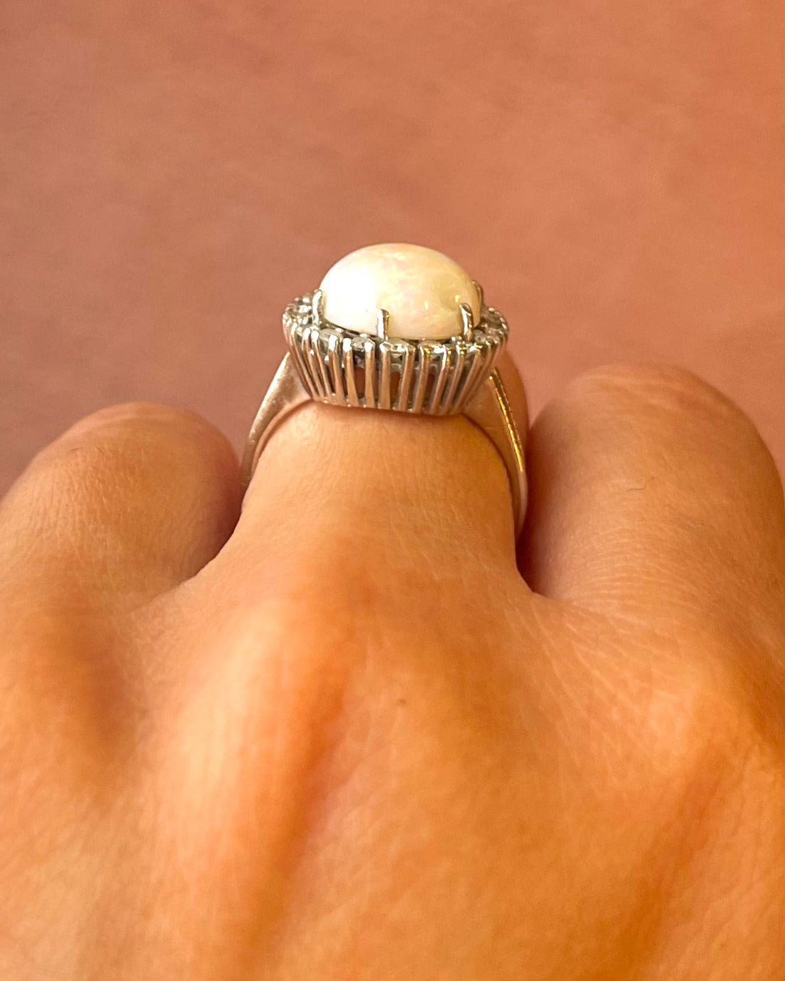 Bague Marguerite Opale 3.28 carats &amp; Diamants 0.36 carat "Selma" - Elliade Paris
