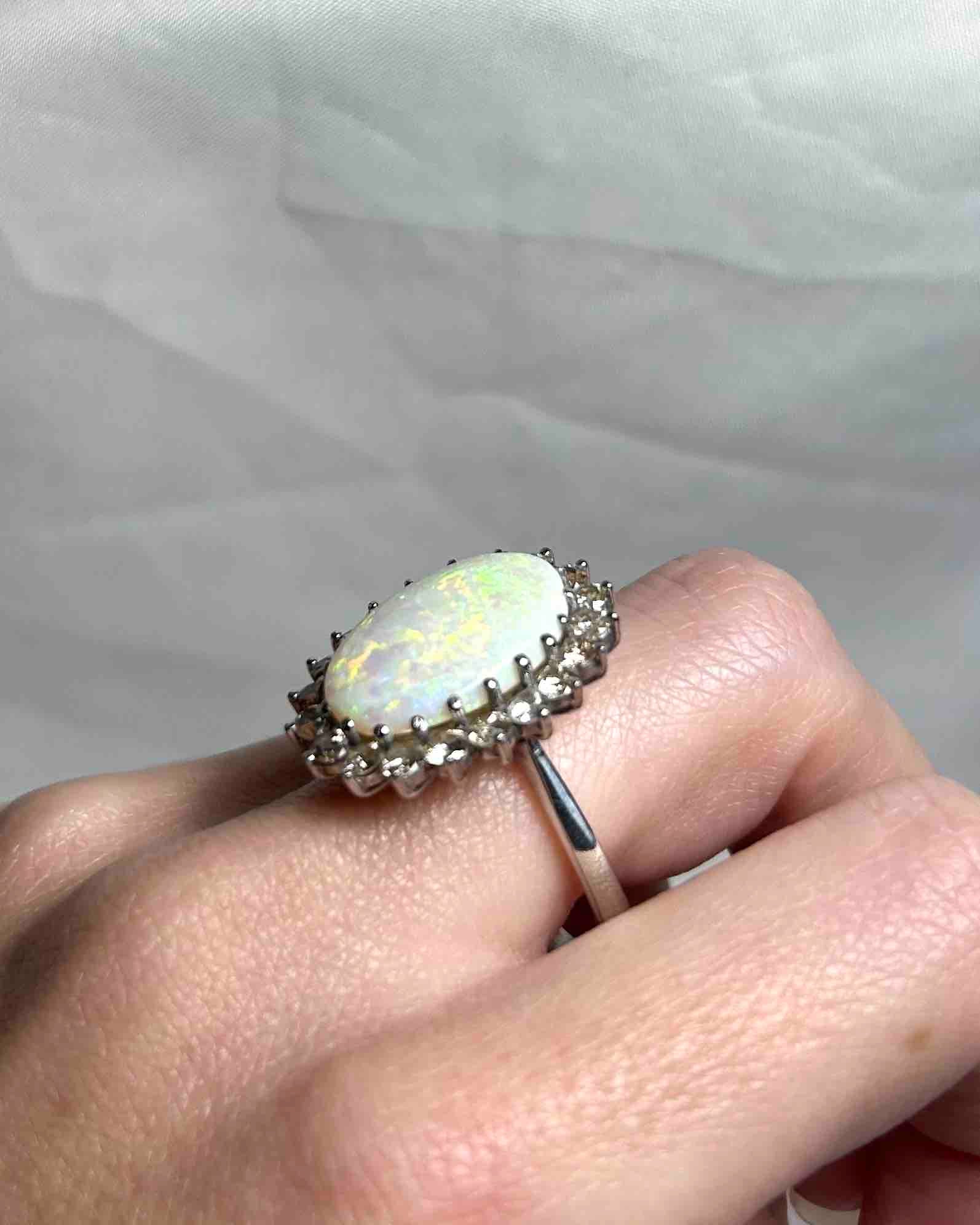 Bague Marguerite Opale 6.40 carats et Diamants 1.40 carat "Wilona" - Elliade Paris