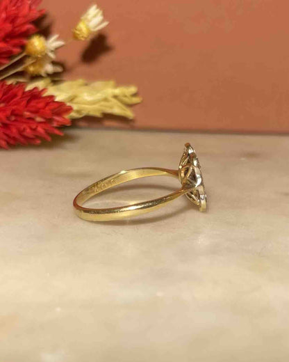 Bague Marguerite Opale &amp; 8 Diamants &quot;Emrys&quot; - Elliade Paris