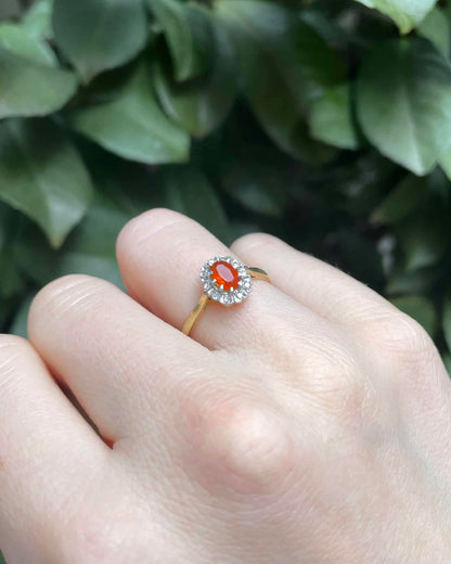 Bague Marguerite Opale de Feu 0.35 carat &amp; Diamants &quot;Loue&quot;