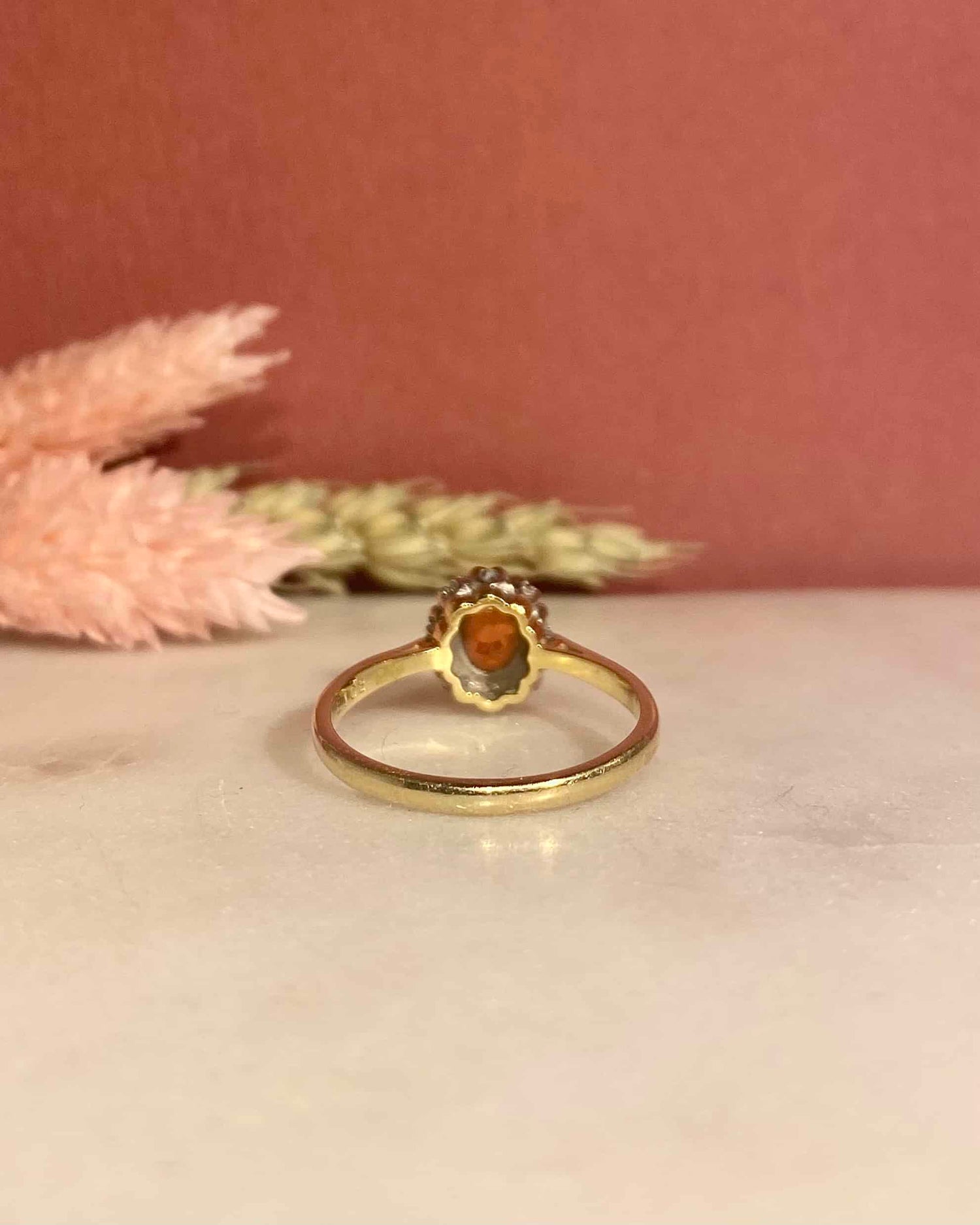 Bague Marguerite Opale de Feu 0.35 carat &amp; Diamants &quot;Loue&quot;