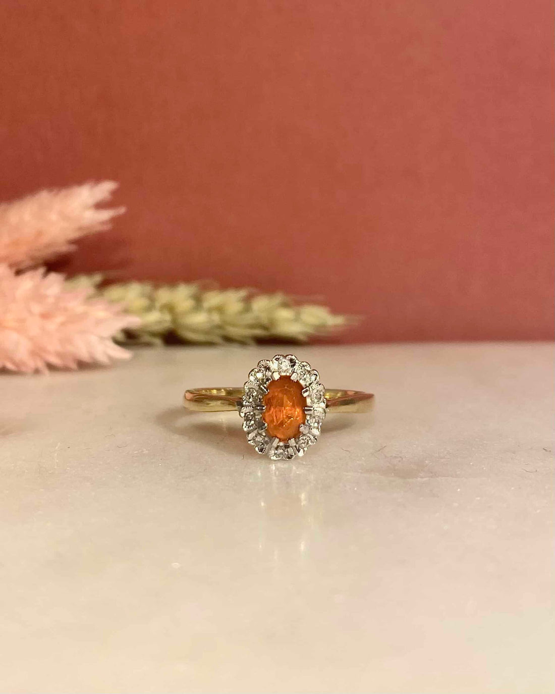 Bague Marguerite Opale de Feu 0.35 carat &amp; Diamants &quot;Loue&quot;