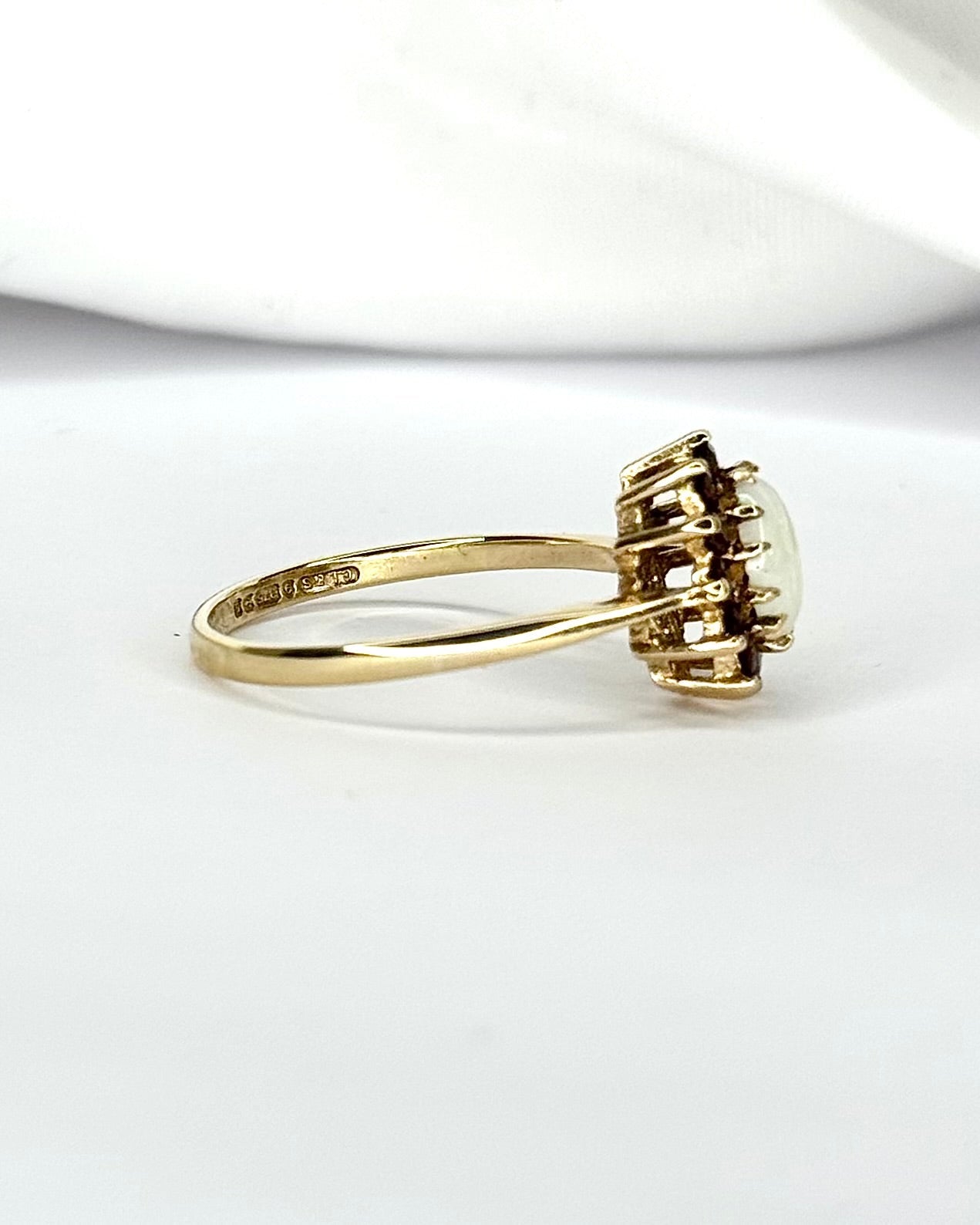 Bague Marguerite Opale &amp; Grenats "Noé" - Elliade Paris