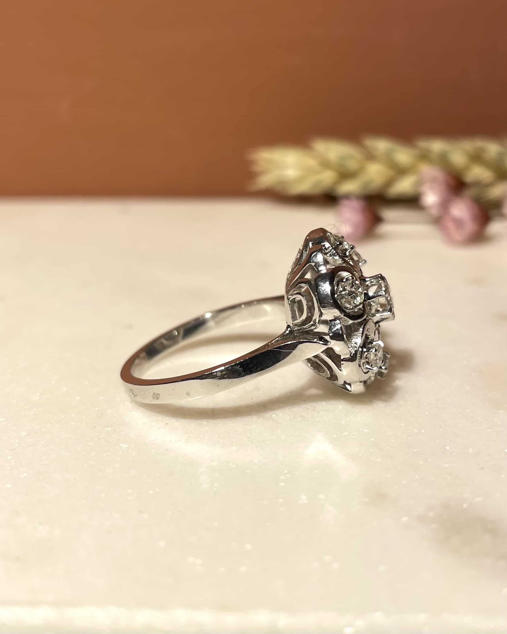 Bague Marguerite Art-Déco Diamants 0.55 carat "Eva" - Elliade Paris