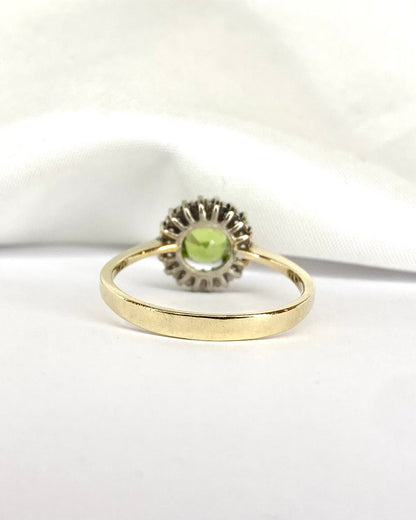 Bague Marguerite Péridot 1.50 carat &amp; 18 Diamants &quot;Lina&quot; - Elliade Paris