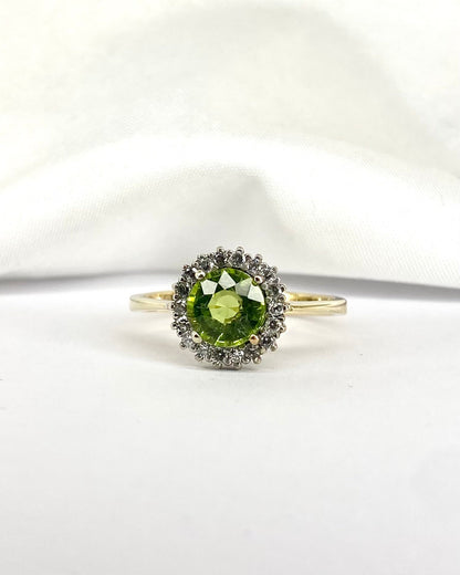 Bague Marguerite Péridot 1.50 carat &amp; 18 Diamants &quot;Lina&quot; - Elliade Paris