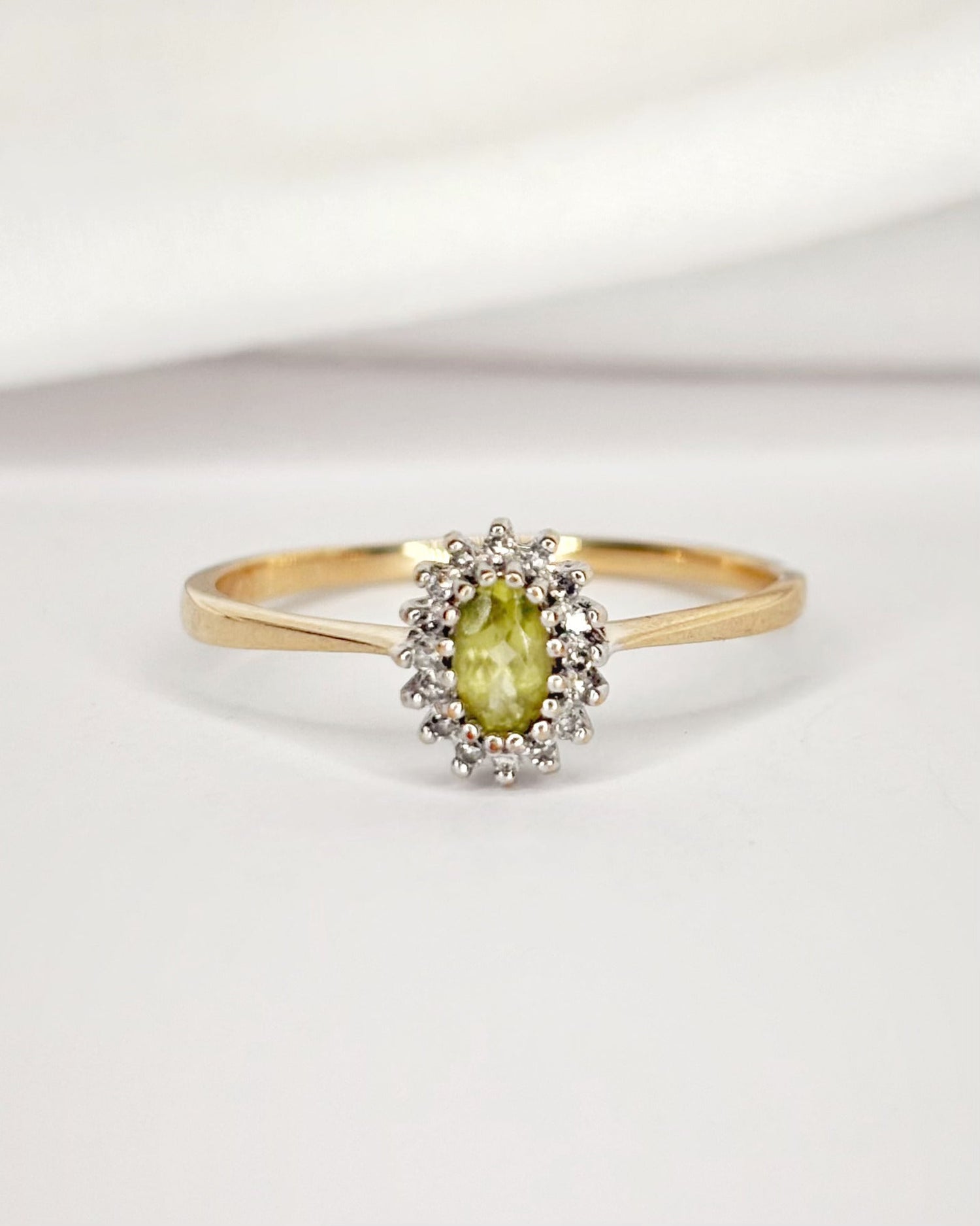 Bague Marguerite Péridot &amp; Diamants "Tamara" - Elliade Paris