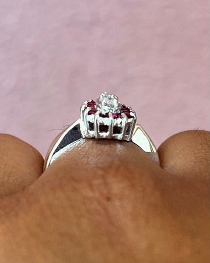 Bague Marguerite Poire Diamants &amp; Rubis "Ariette" - Elliade Paris