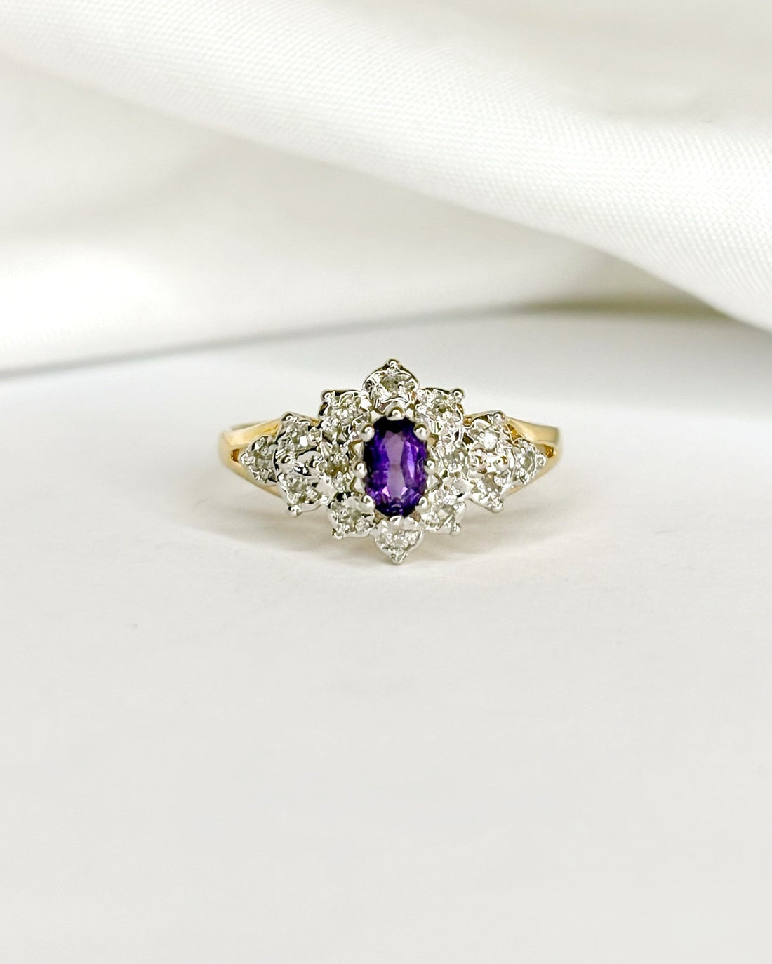 Bague Marguerite Rivière Améthyste &amp; 14 Diamants &quot;Lamia&quot; - Elliade Paris