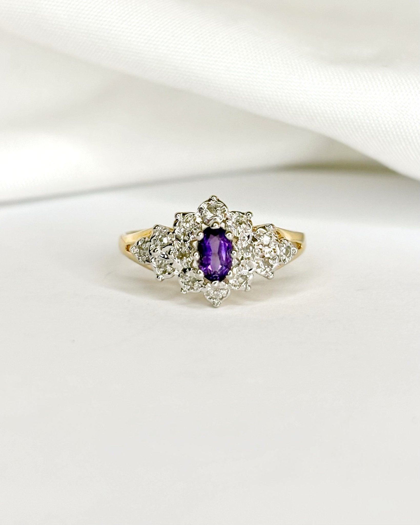 Bague Marguerite Rivière Améthyste &amp; 14 Diamants "Lamia" - Elliade Paris