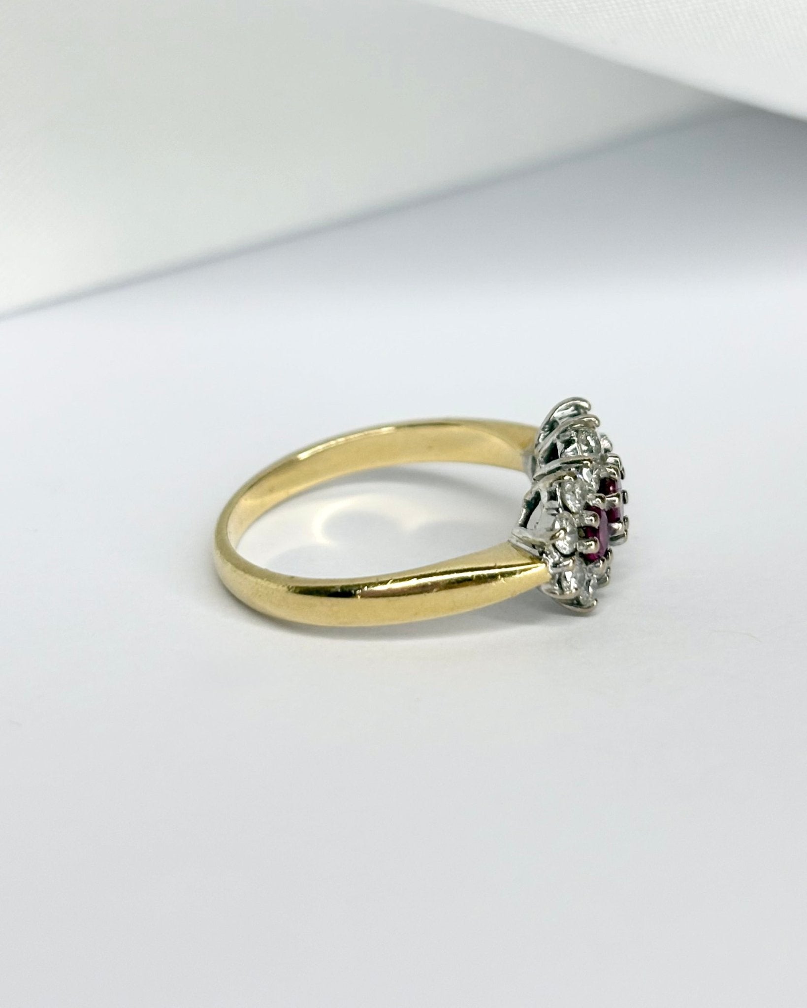 Bague Marguerite Rivière Rubis 0.49 carat &amp; Diamants 0.42 carat "Emilia" - Elliade Paris