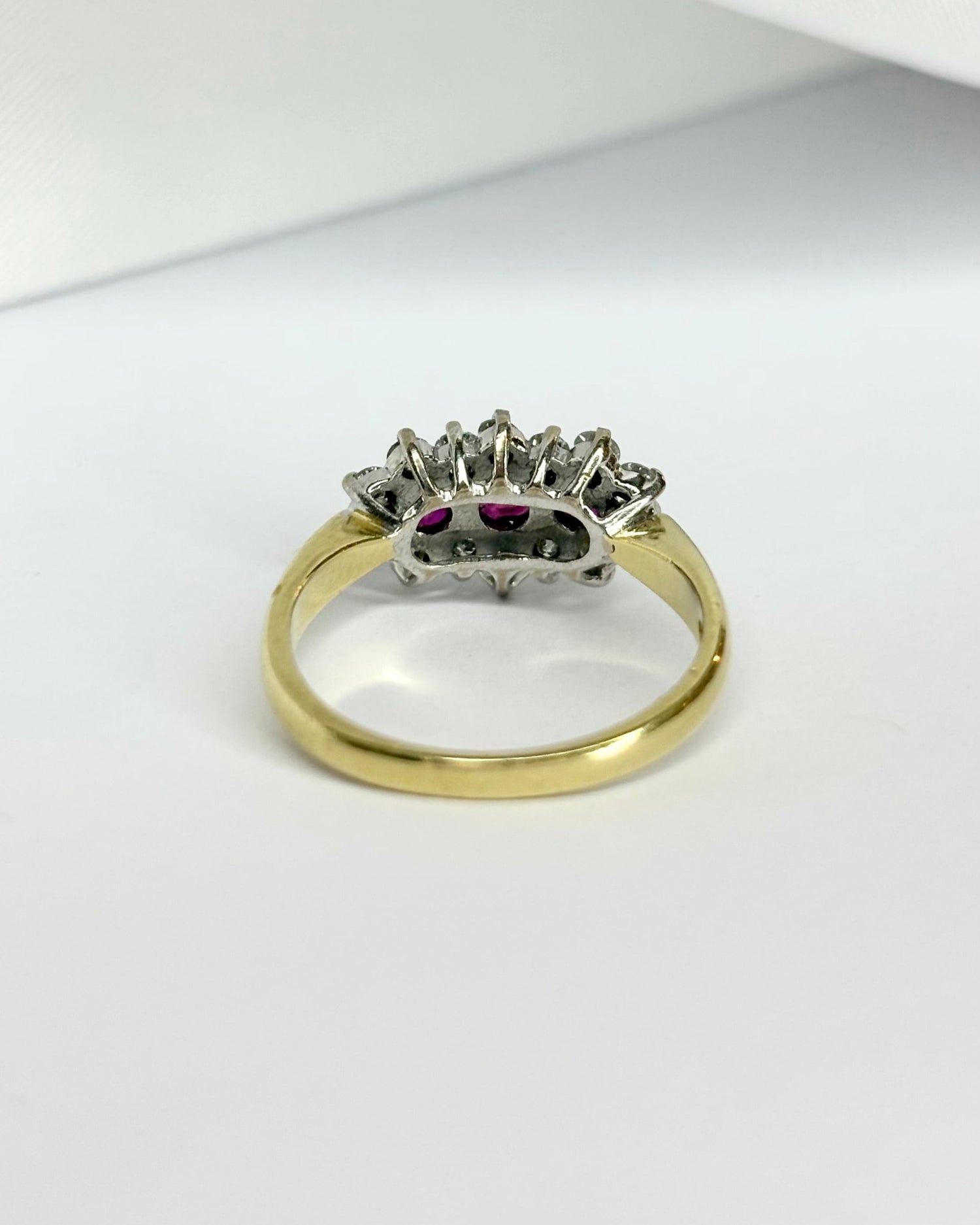 Bague Marguerite Rivière Rubis 0.49 carat &amp; Diamants 0.42 carat &quot;Emilia&quot; - Elliade Paris