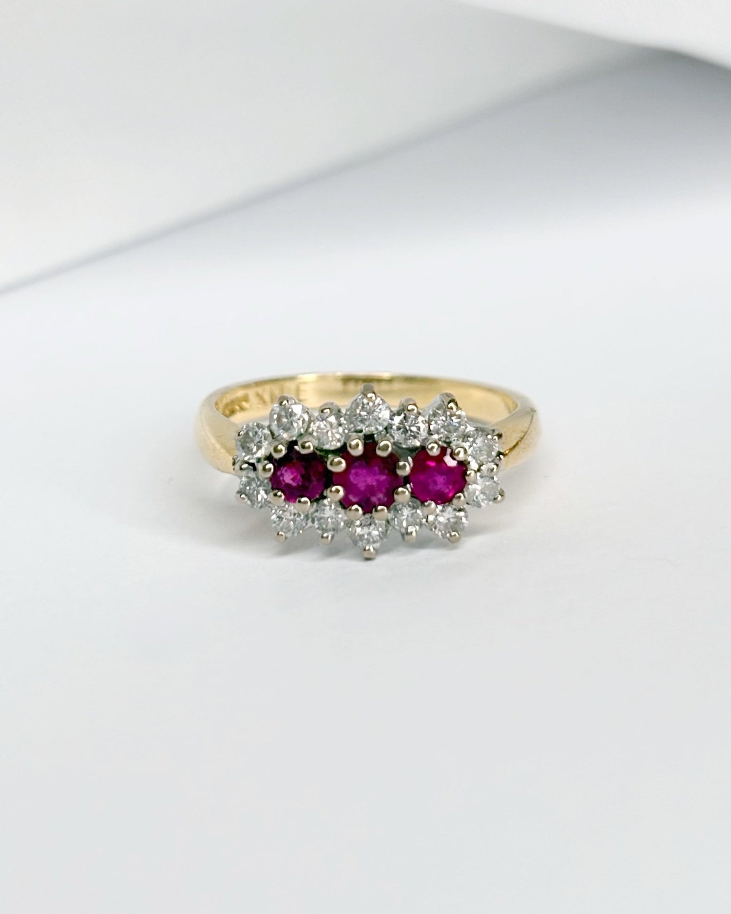 Bague Marguerite Rivière Rubis 0.49 carat &amp; Diamants 0.42 carat &quot;Emilia&quot; - Elliade Paris