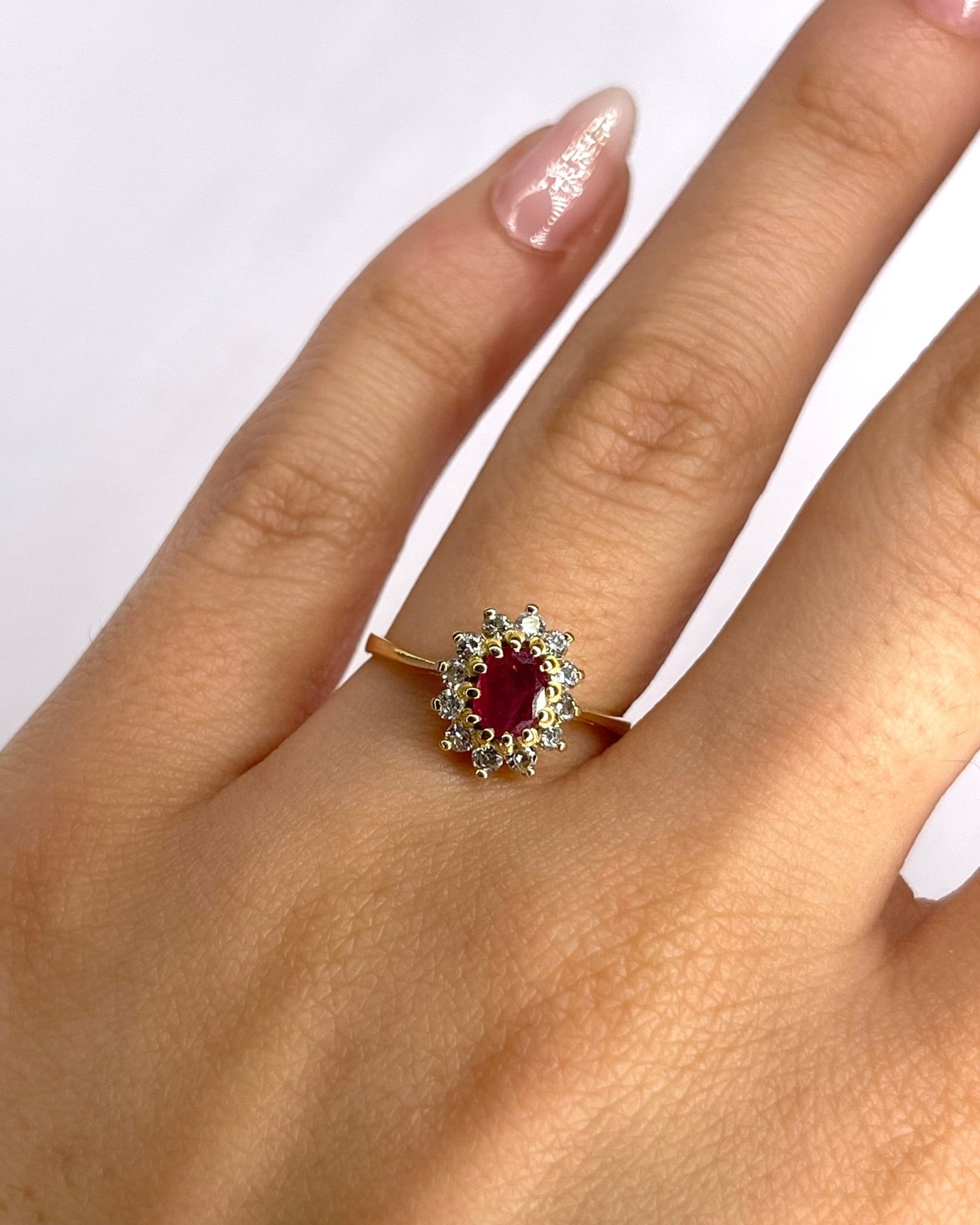 Bague Marguerite Rubis 0.25 carat &amp; Diamants 0.24 carat "Mona" - Elliade Paris