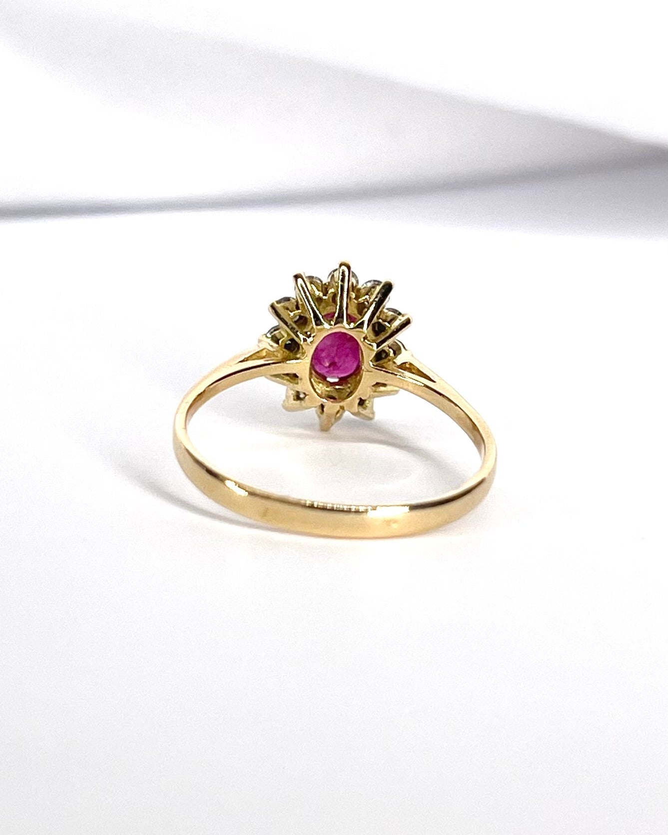 Bague Marguerite Rubis 0.25 carat &amp; Diamants 0.24 carat "Mona" - Elliade Paris