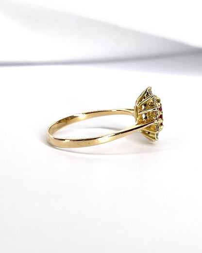 Bague Marguerite Rubis 0.25 carat &amp; Diamants 0.24 carat "Mona" - Elliade Paris