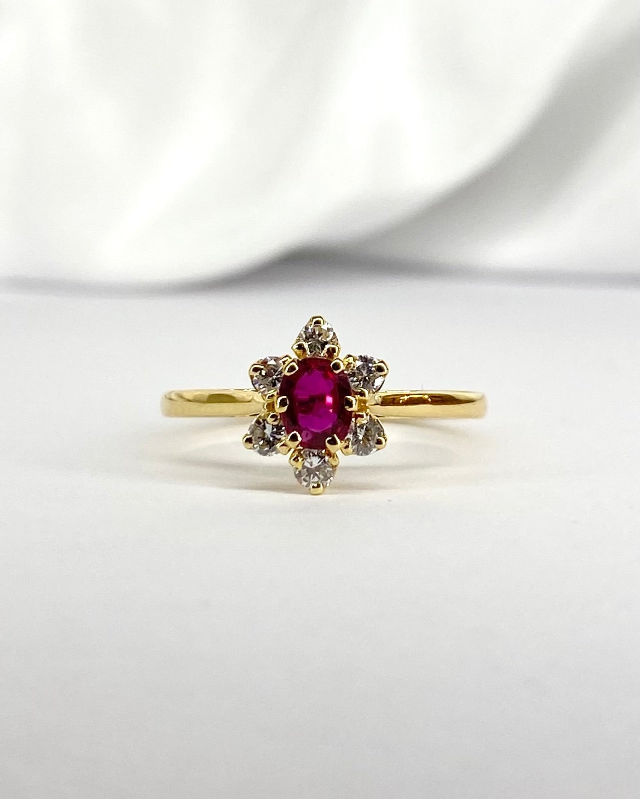 Bague Marguerite Rubis 0.35 carat &amp; Diamants "Romane" - Elliade Paris