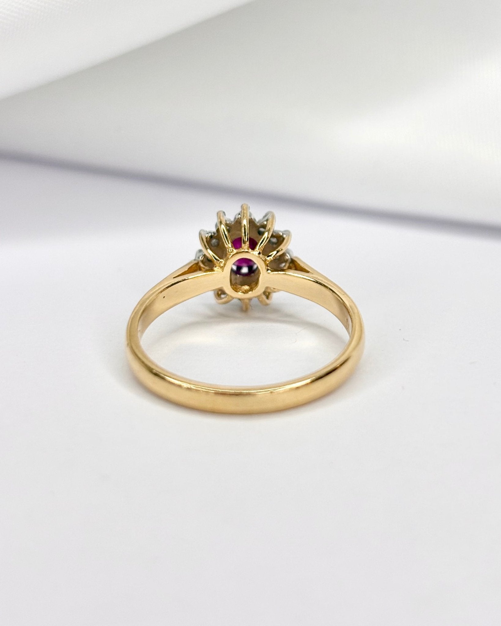 Bague Marguerite Rubis 0.42 carat &amp; 12 Diamants "Adisson" - Elliade Paris