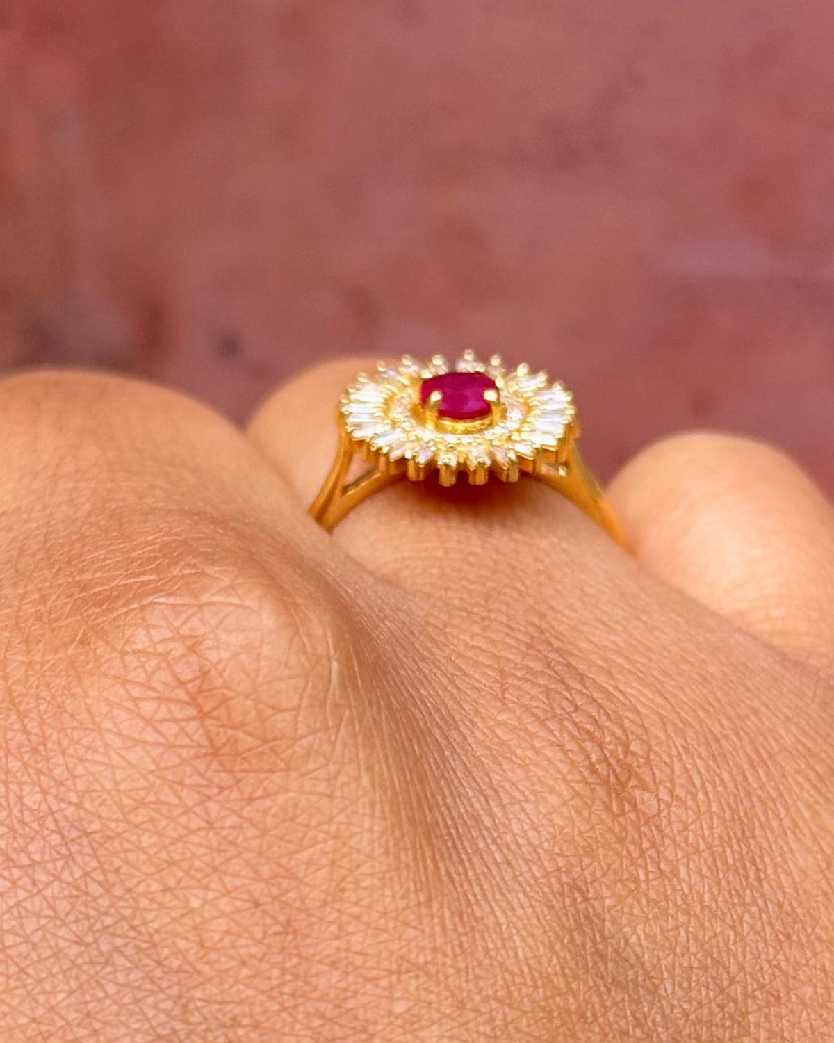Bague Marguerite Rubis 0.42 carat &amp; Diamants Baguette 0.31 carat "Suzanne" - Elliade Paris