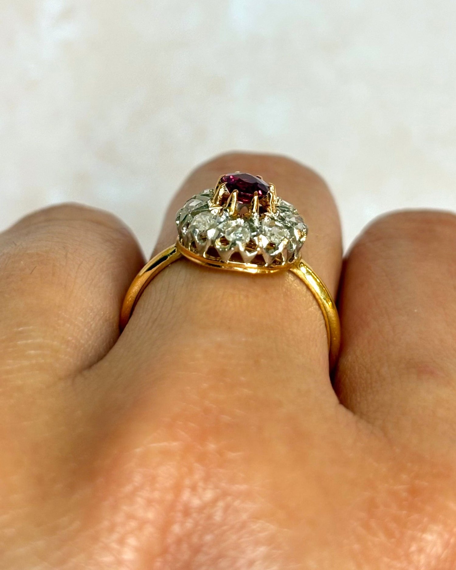 Bague Marguerite Rubis 0.45 carat &amp; Diamants 0.30 carat "Anais" - Elliade Paris