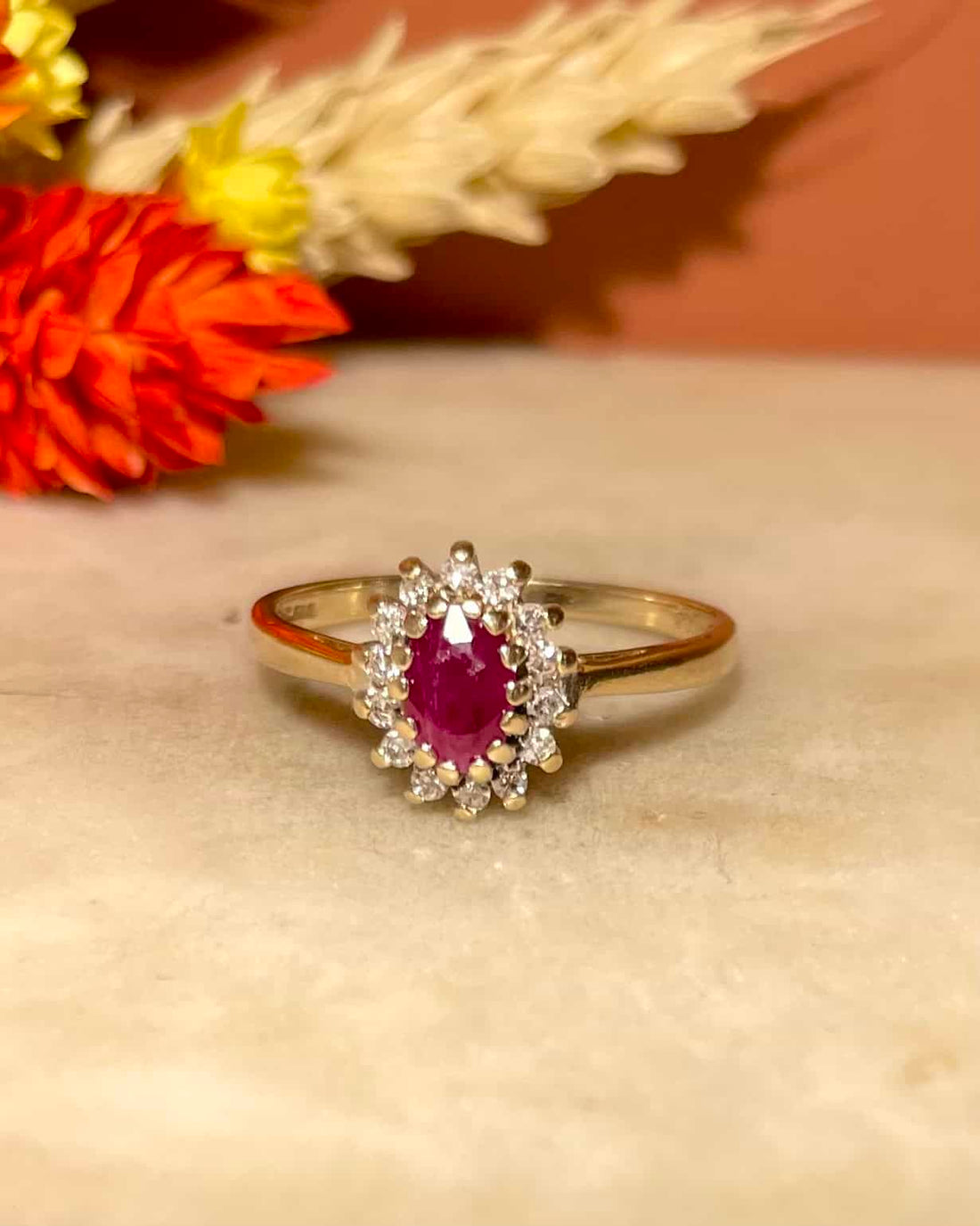 Bague Marguerite Rubis 0.45 Carat &amp; Diamants &quot;Juliette&quot; - Elliade Paris