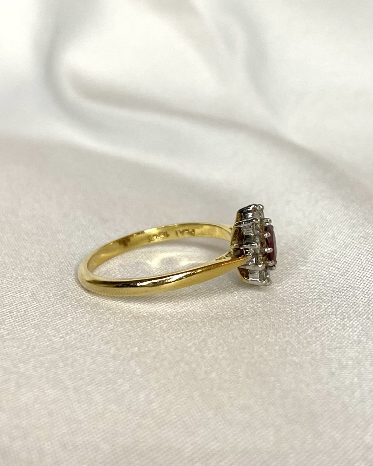 Bague Marguerite Rubis 0.48 carat &amp; Diamants "Nadia" - Elliade Paris