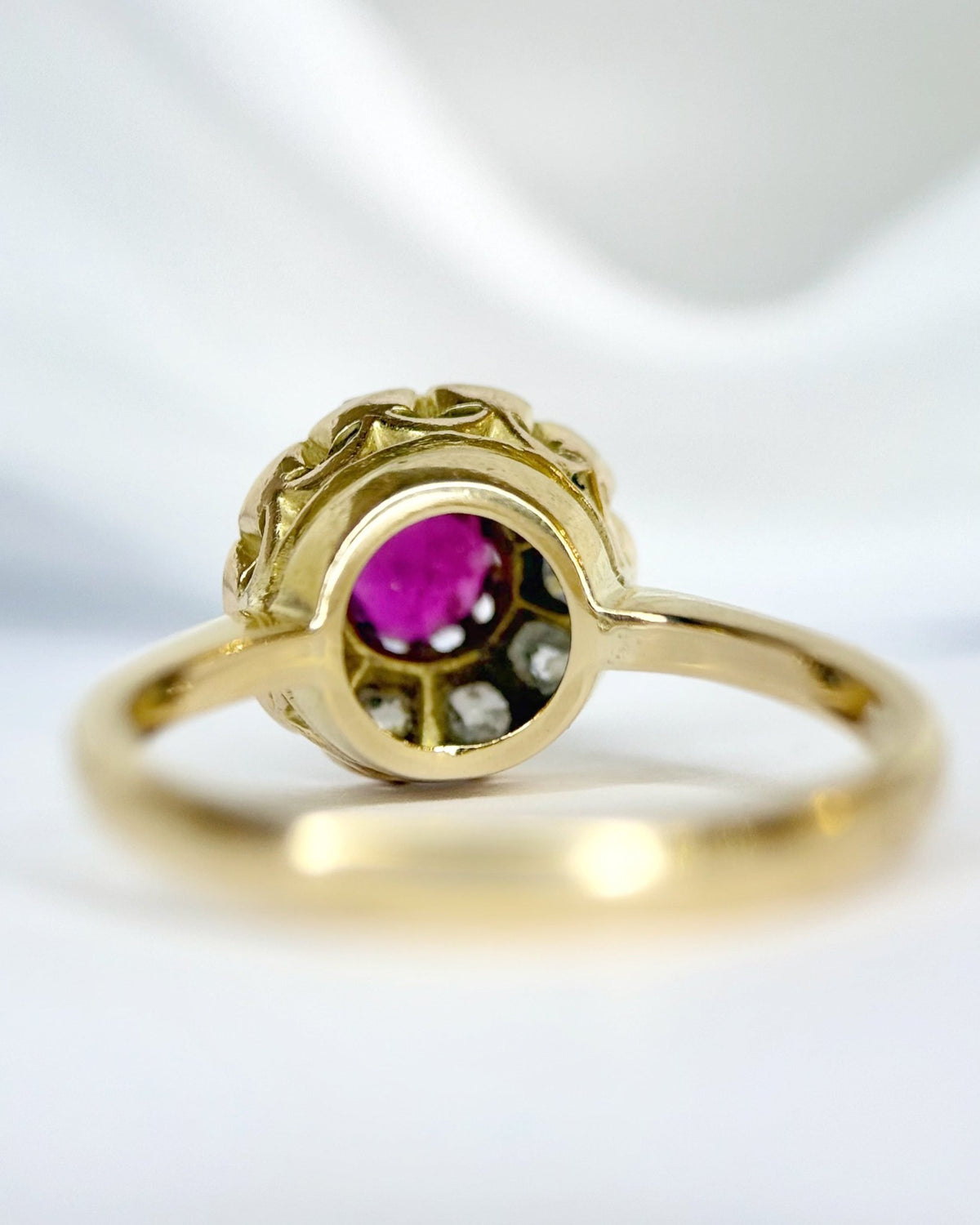 Bague Marguerite Rubis 0.50 carat &amp; Diamants 0.40 carat "Marjolaine" - Elliade Paris