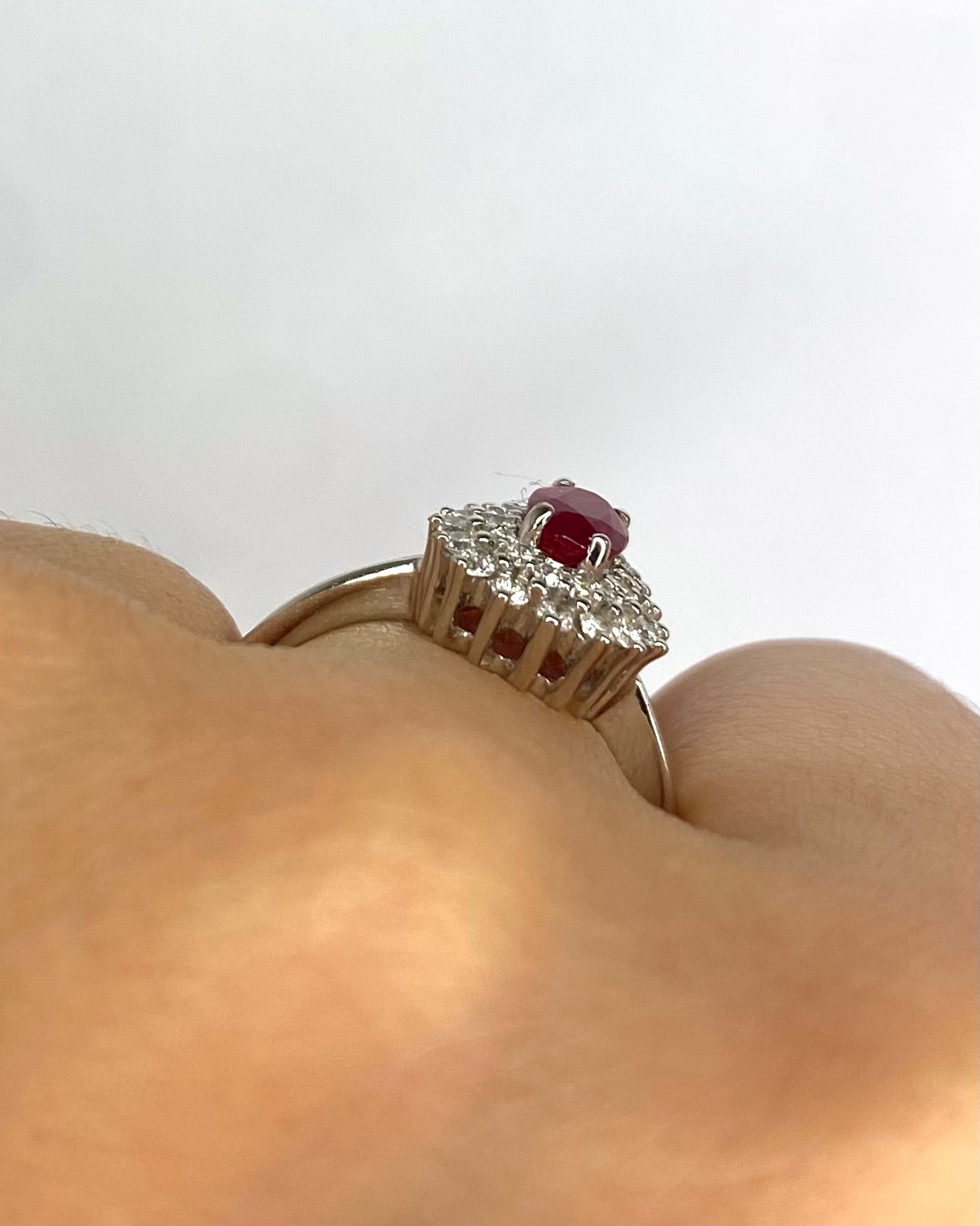 Bague Marguerite Rubis 0.58 carat &amp; Diamants 0.27 carat "Cristella" - Elliade Paris