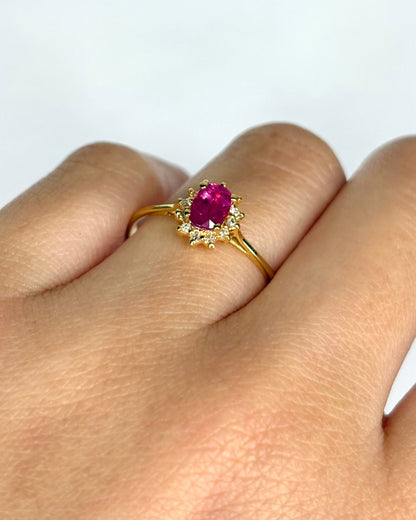 Bague Marguerite Rubis 0.60 carat &amp; 12 Diamants "Charlie" - Elliade Paris