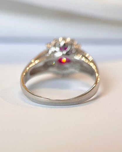 Bague Marguerite Rubis 0.64 carat &amp; Diamants 0.25 carat "Vivienne" - Elliade Paris