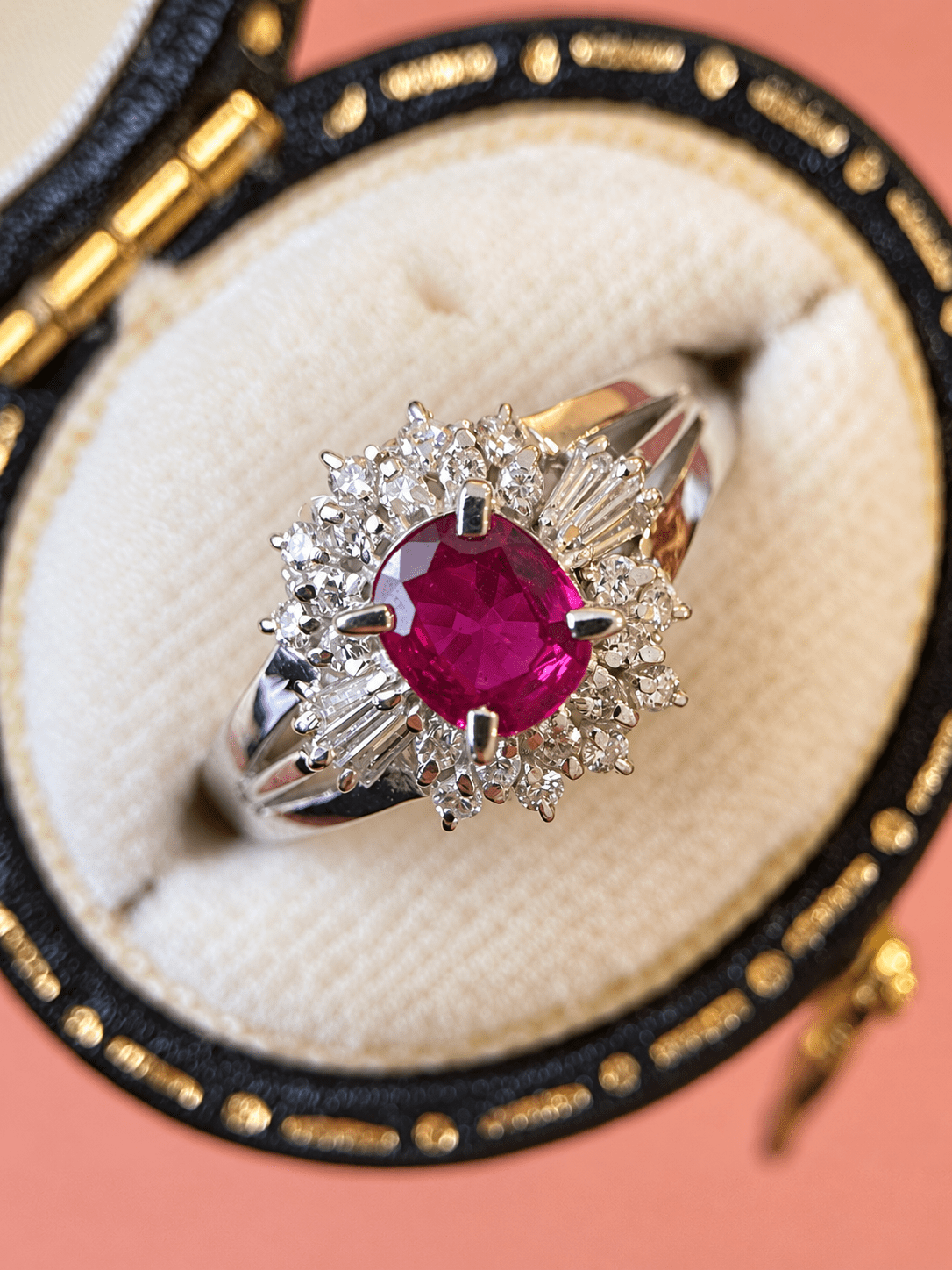 Bague Marguerite Rubis 0.64 carat &amp; Diamants 0.25 carat "Vivienne" - Elliade Paris