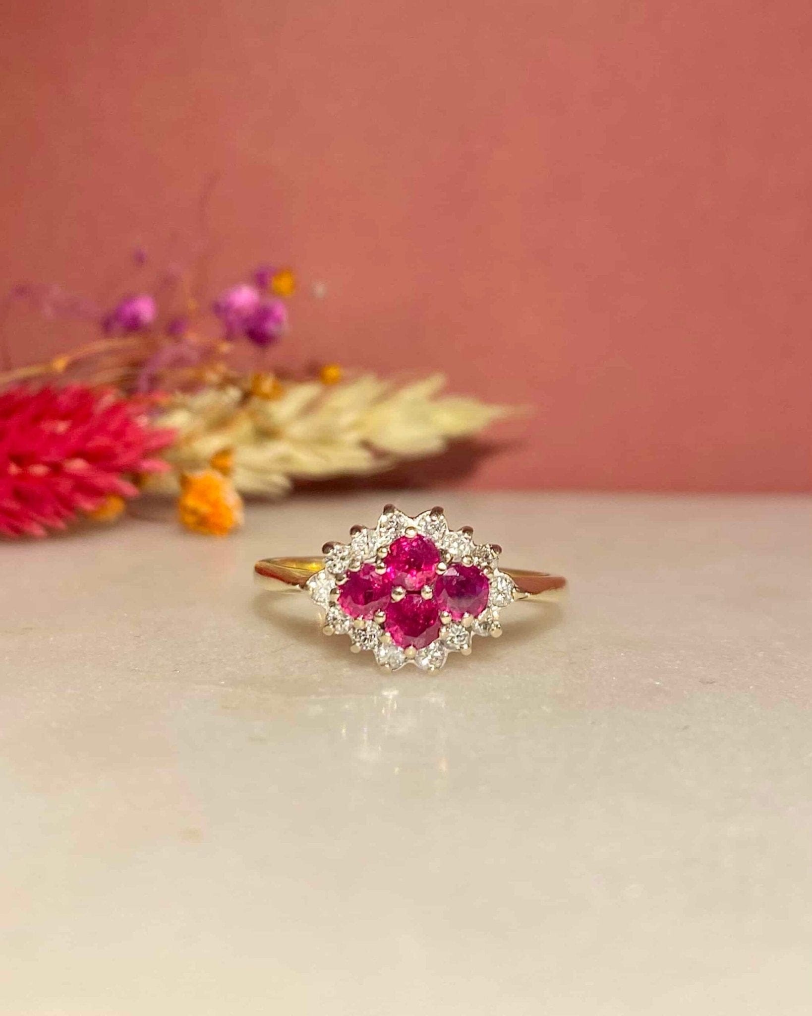Bague Marguerite Rubis 0.64 carat &amp; Diamants "Fanny" - Elliade Paris
